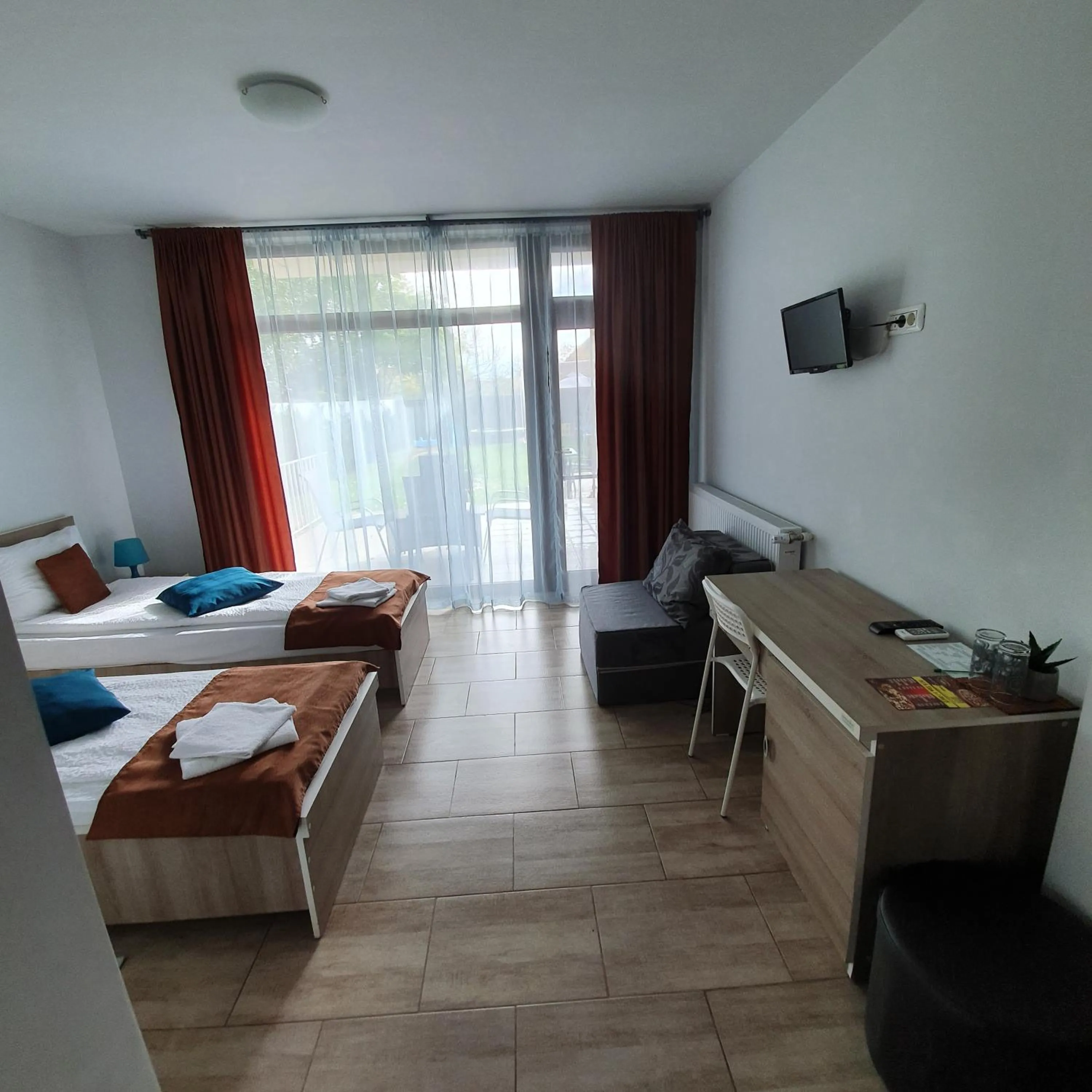 Bed in Sunny Family Vila Constanta