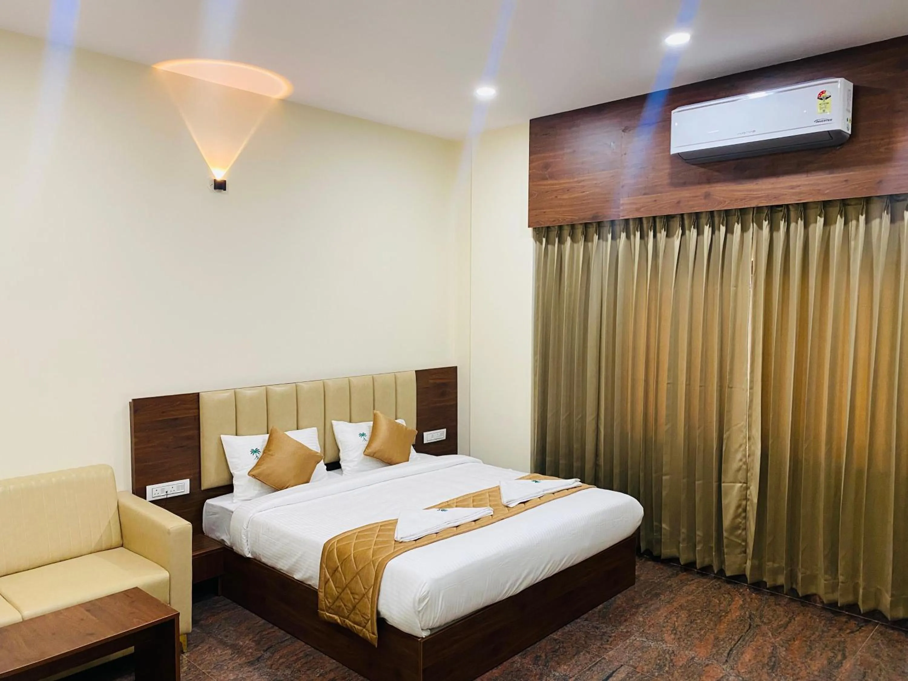 Bed in Hotel Sahara Tree