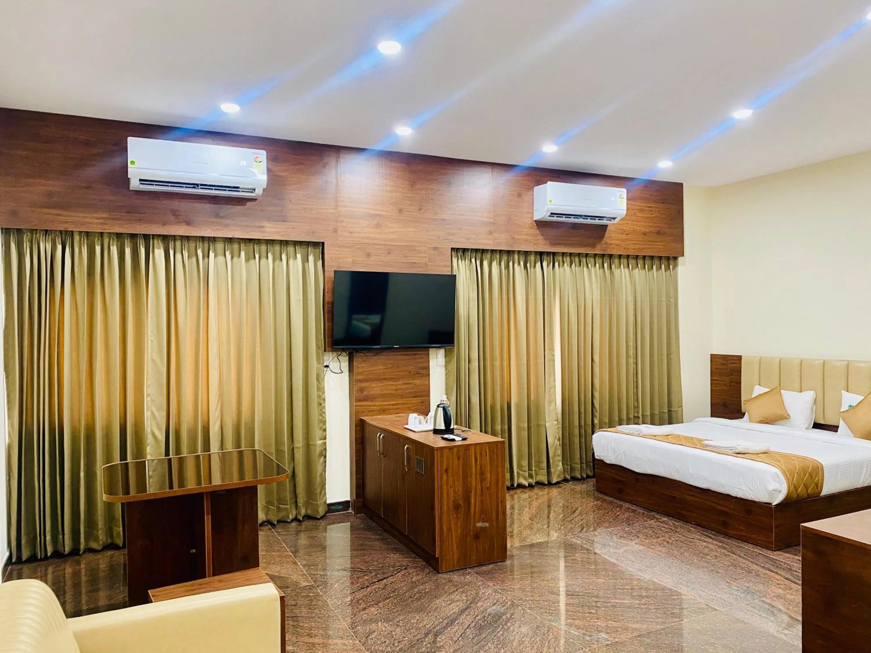 Bed in Hotel Sahara Tree