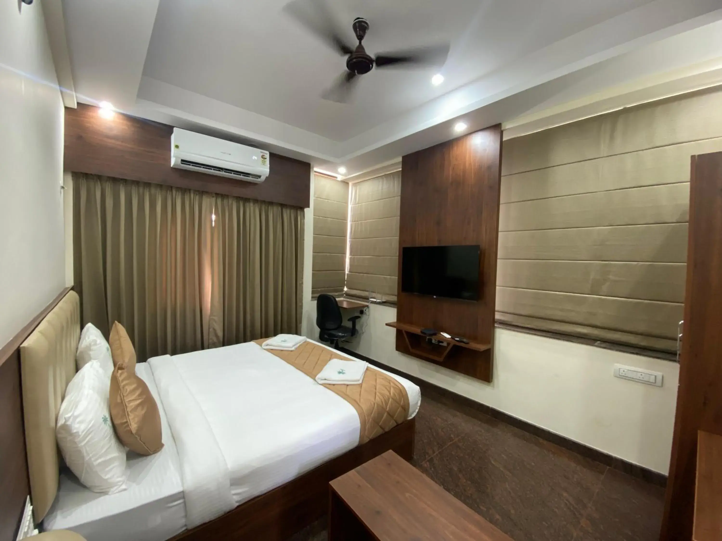 Superior Queen Room - single occupancy in Hotel Sahara Tree Superior Queen Room - single occupancy in Hotel Sahara Tree
