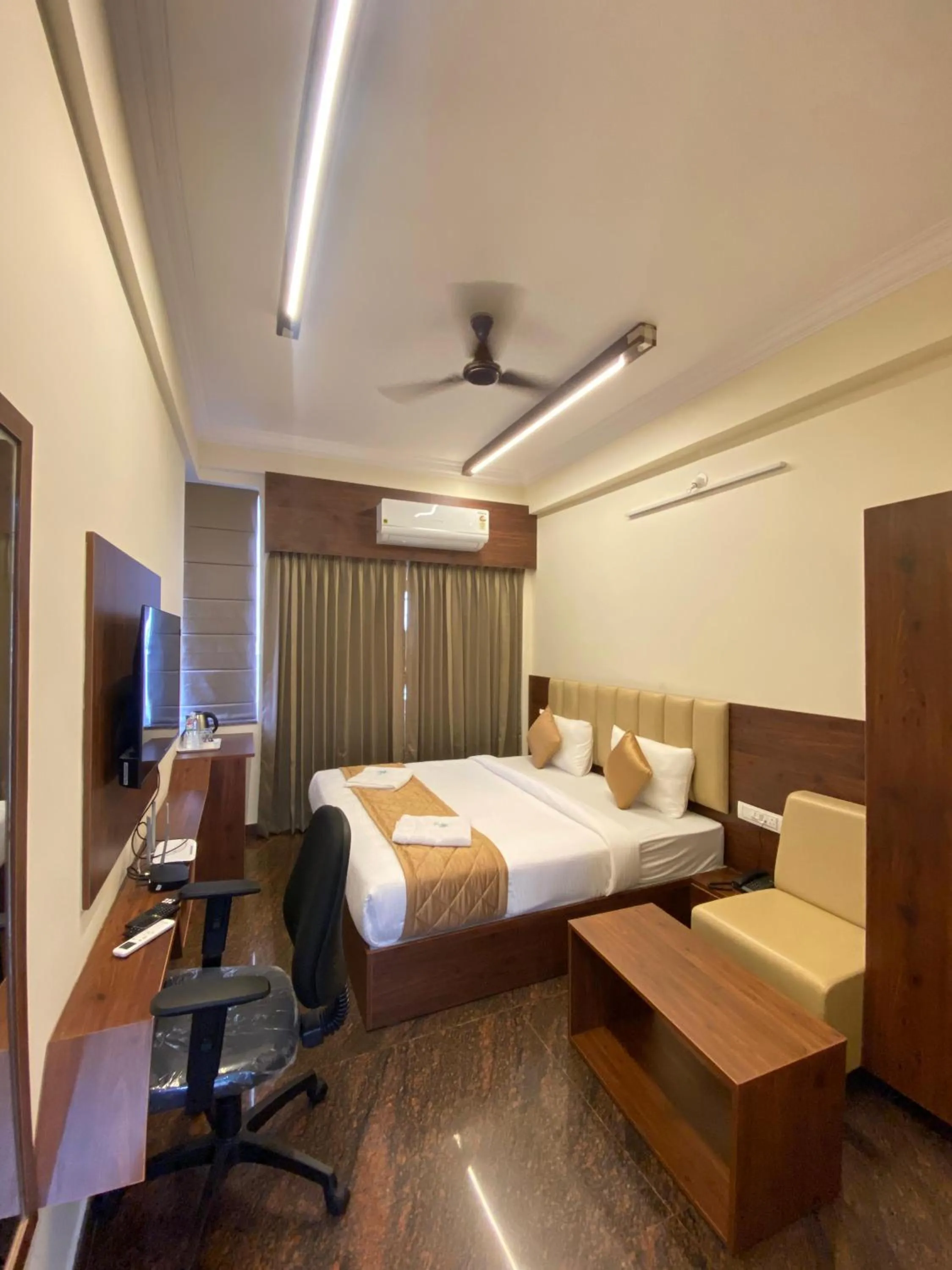 Bed in Hotel Sahara Tree