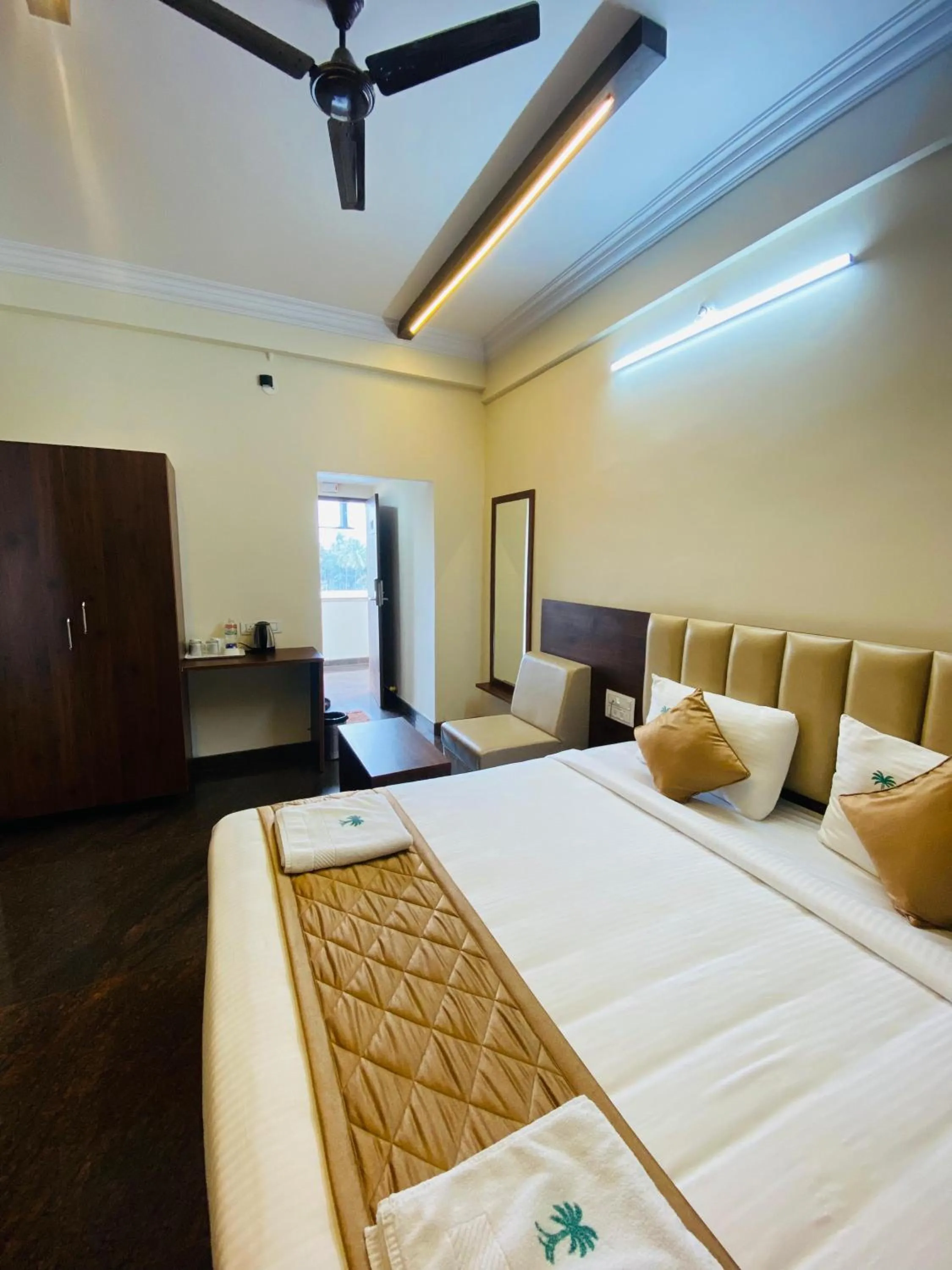 Bed in Hotel Sahara Tree