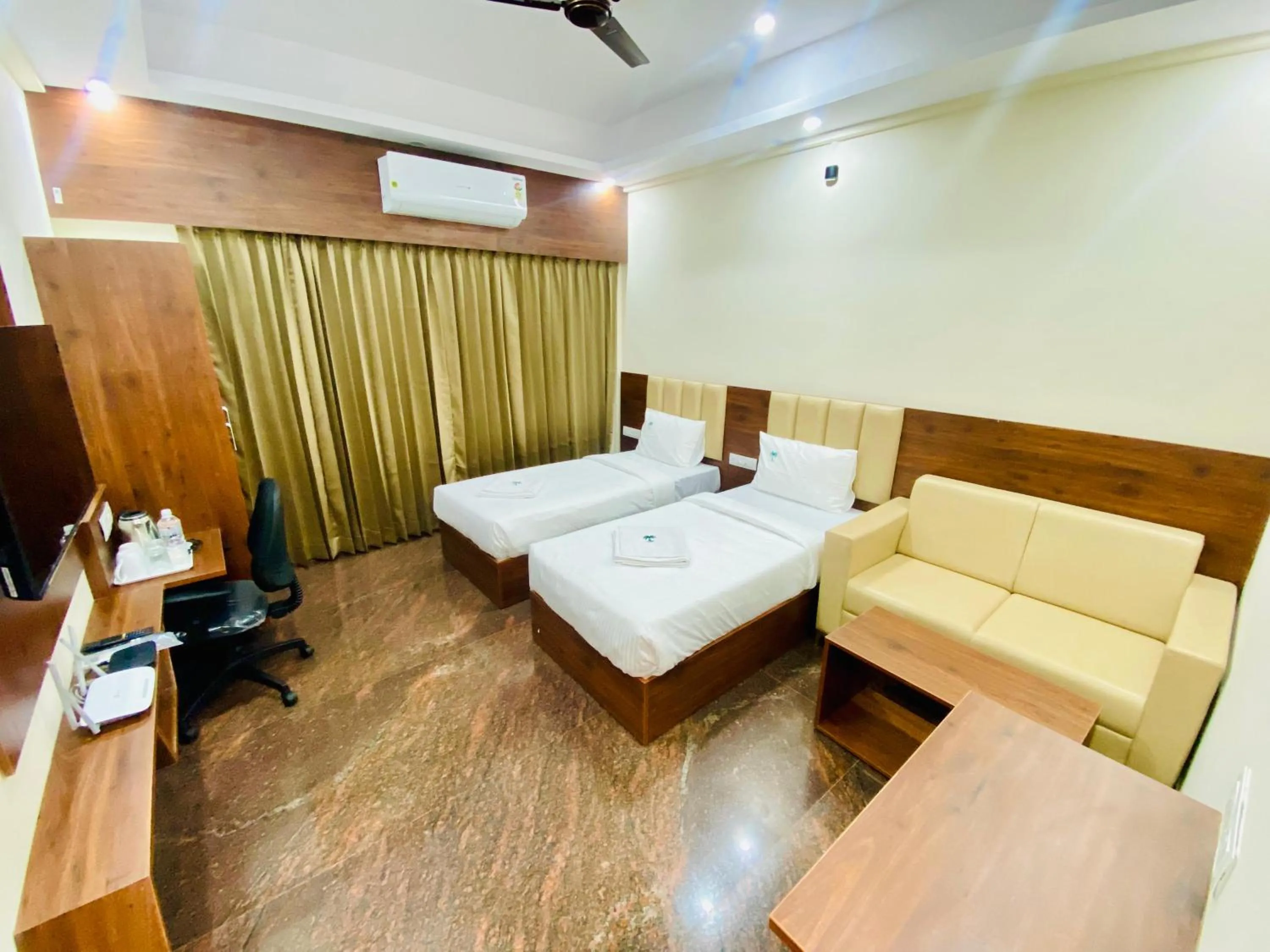 Bed in Hotel Sahara Tree