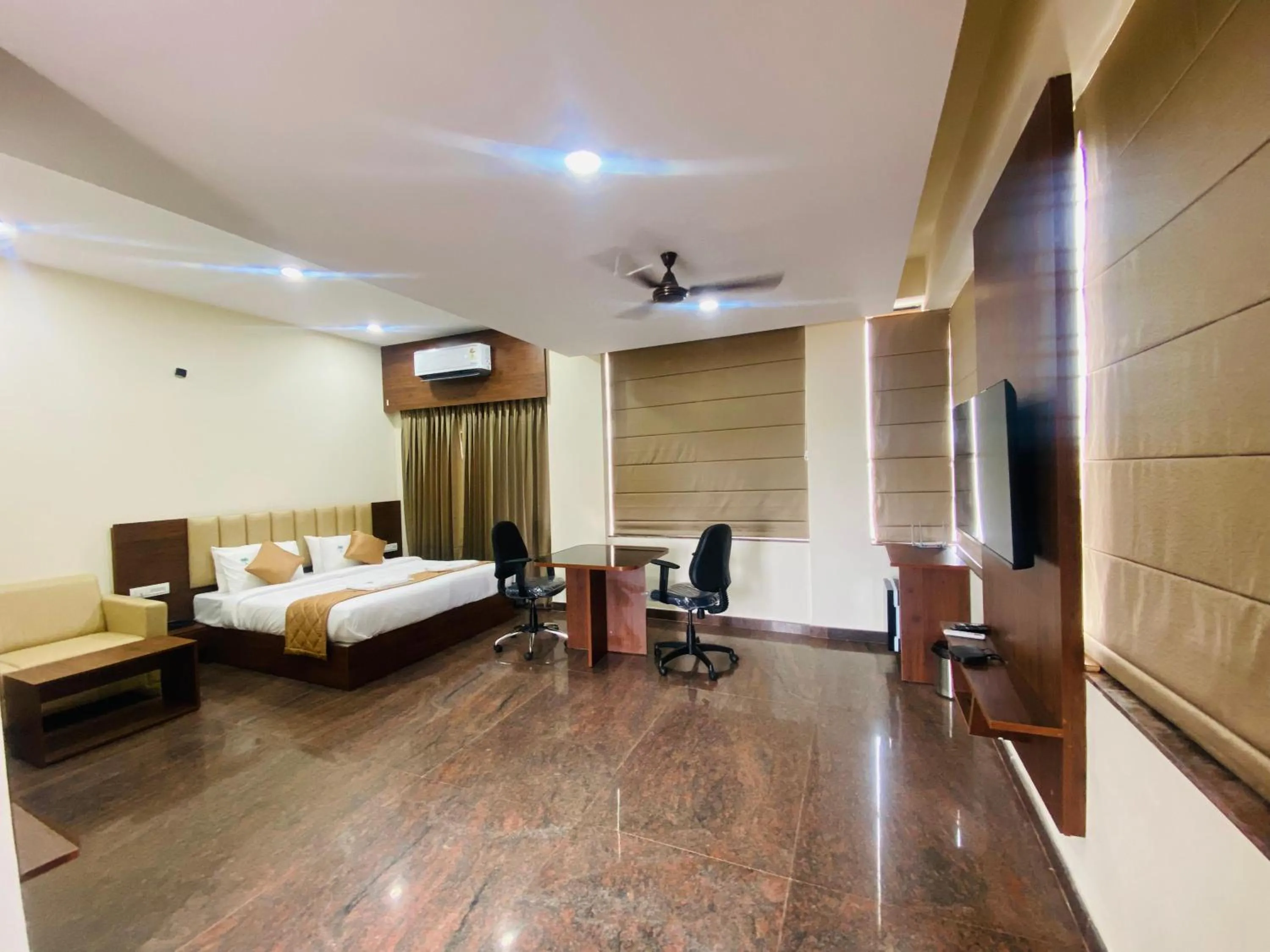 Bed in Hotel Sahara Tree