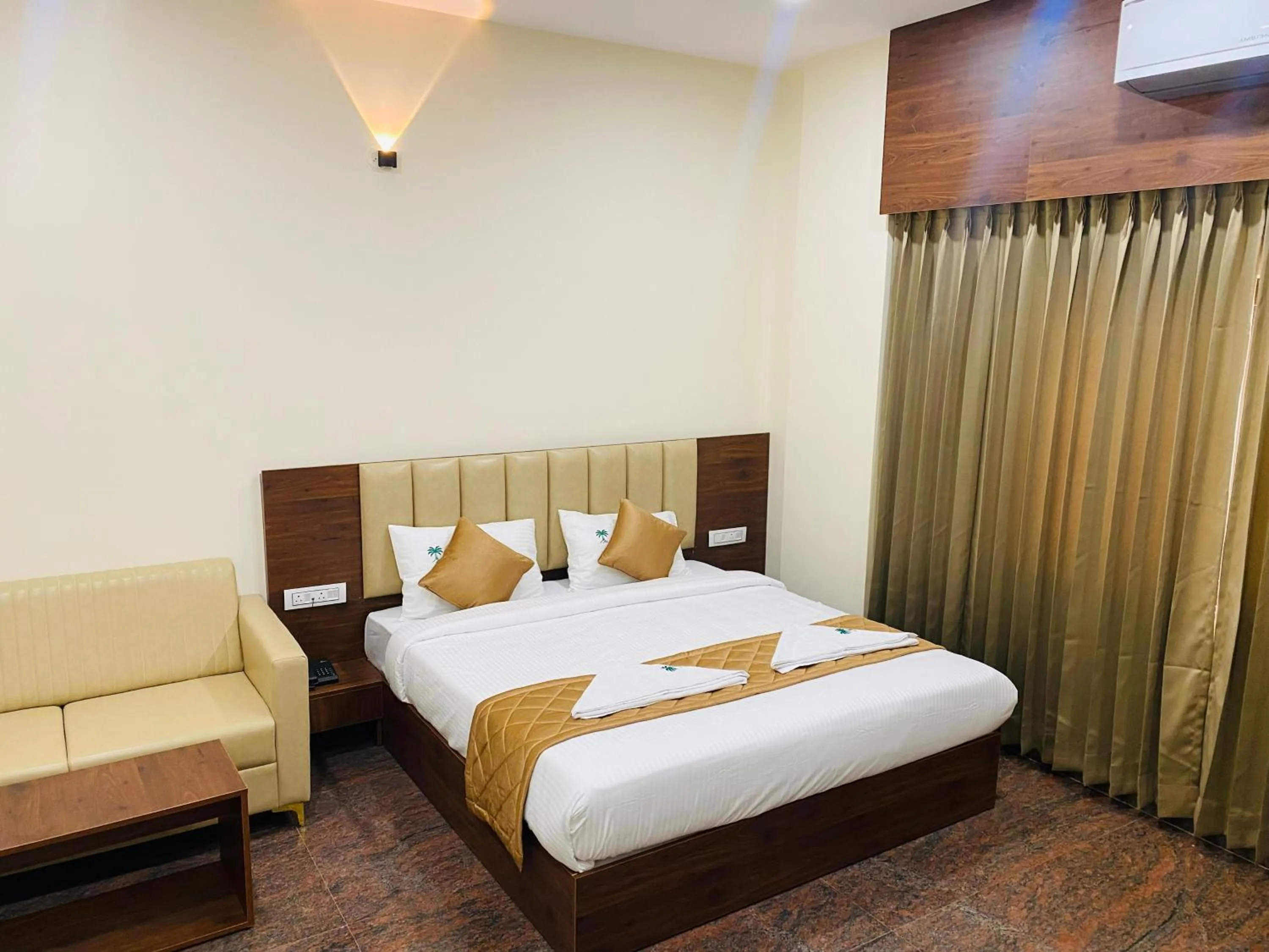 Bed in Hotel Sahara Tree