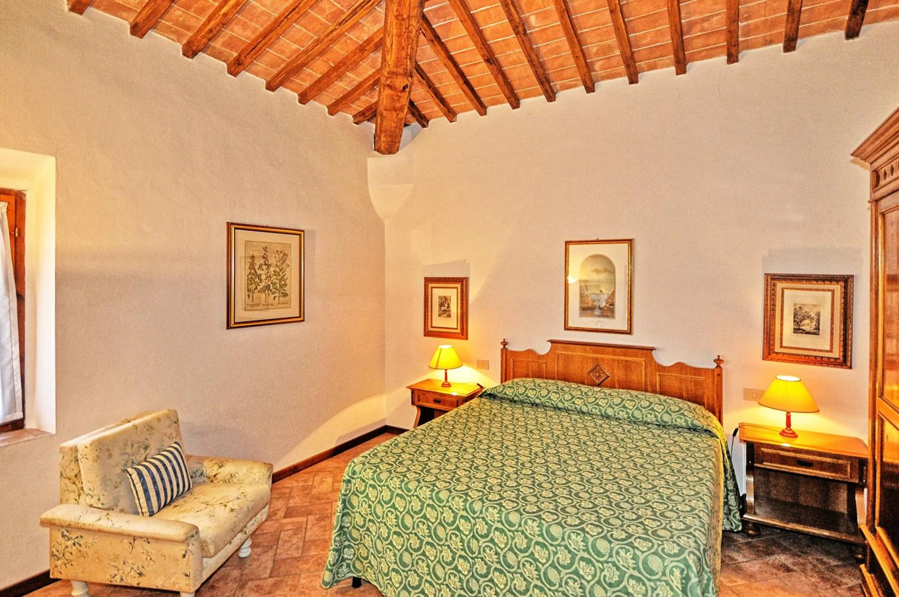 Vittoriana near San Gimignano by PosarelliVillas