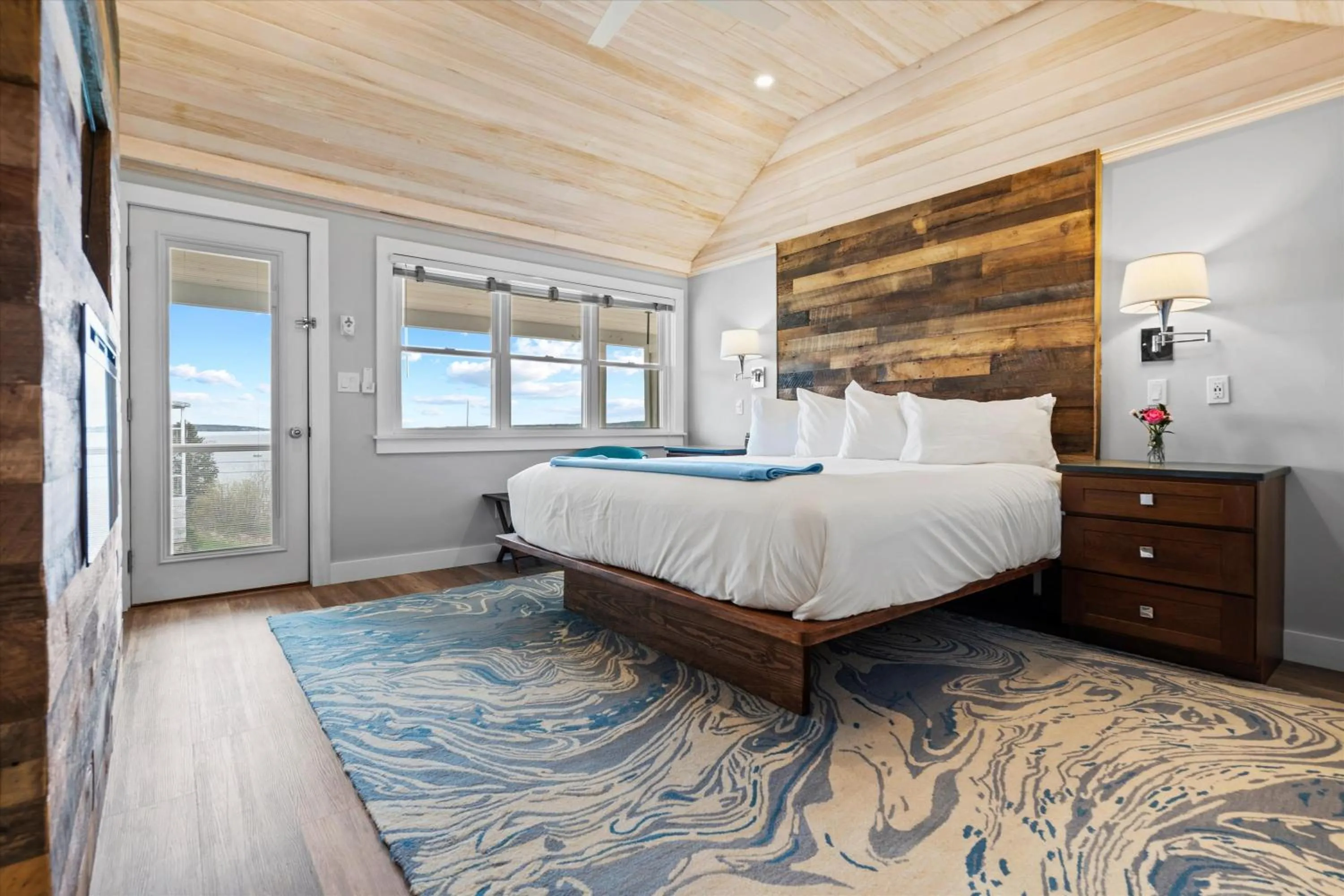 King Room in Topside Inn