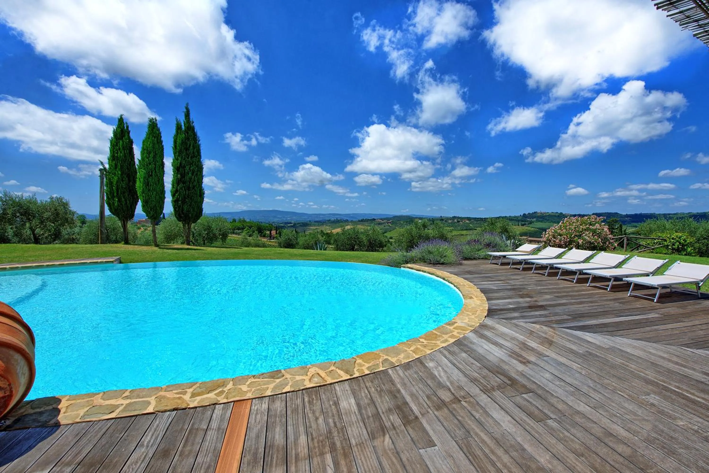 Natural landscape in Villa Ferdinando by PosarelliVillas