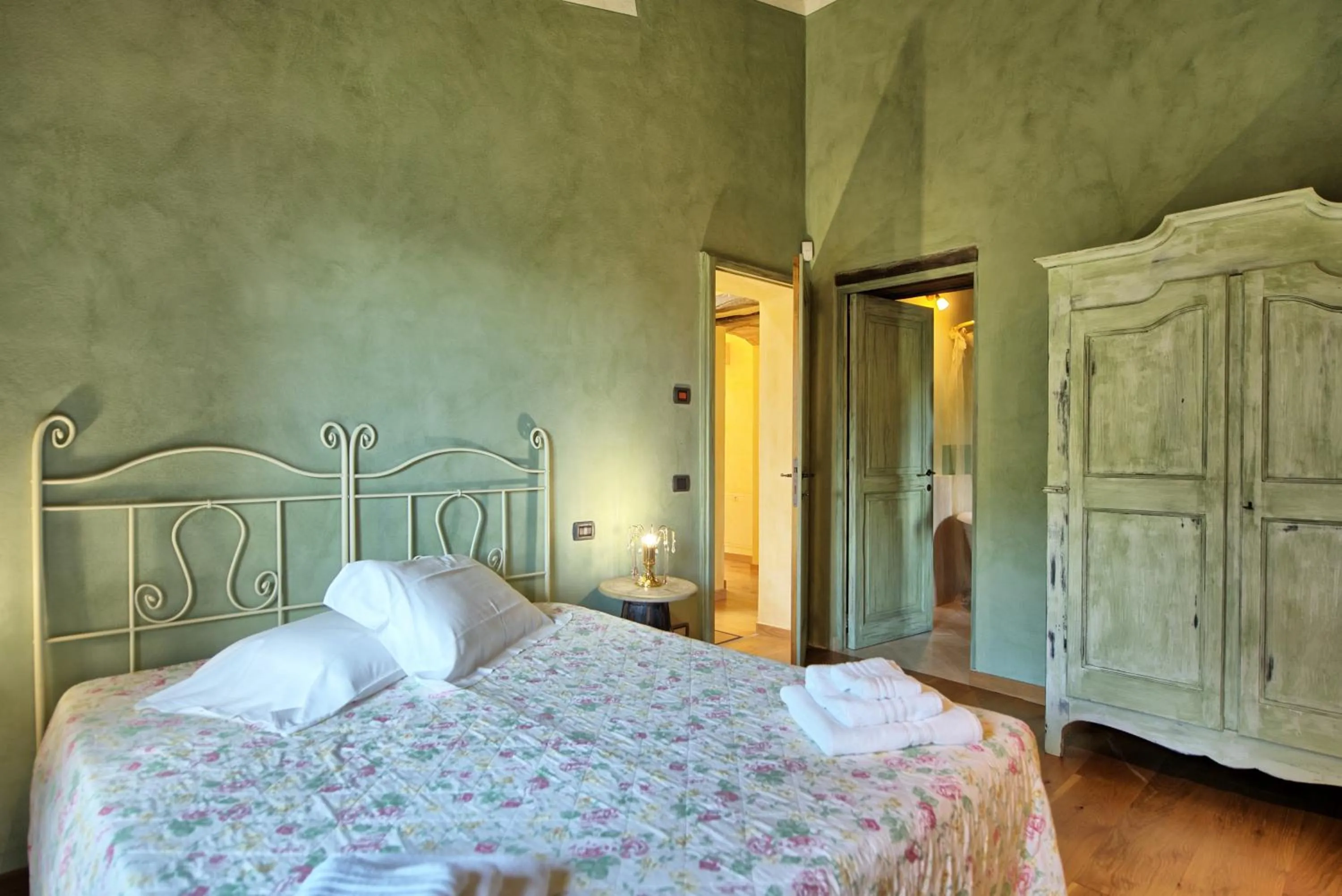 Bed in Villa Ferdinando by PosarelliVillas