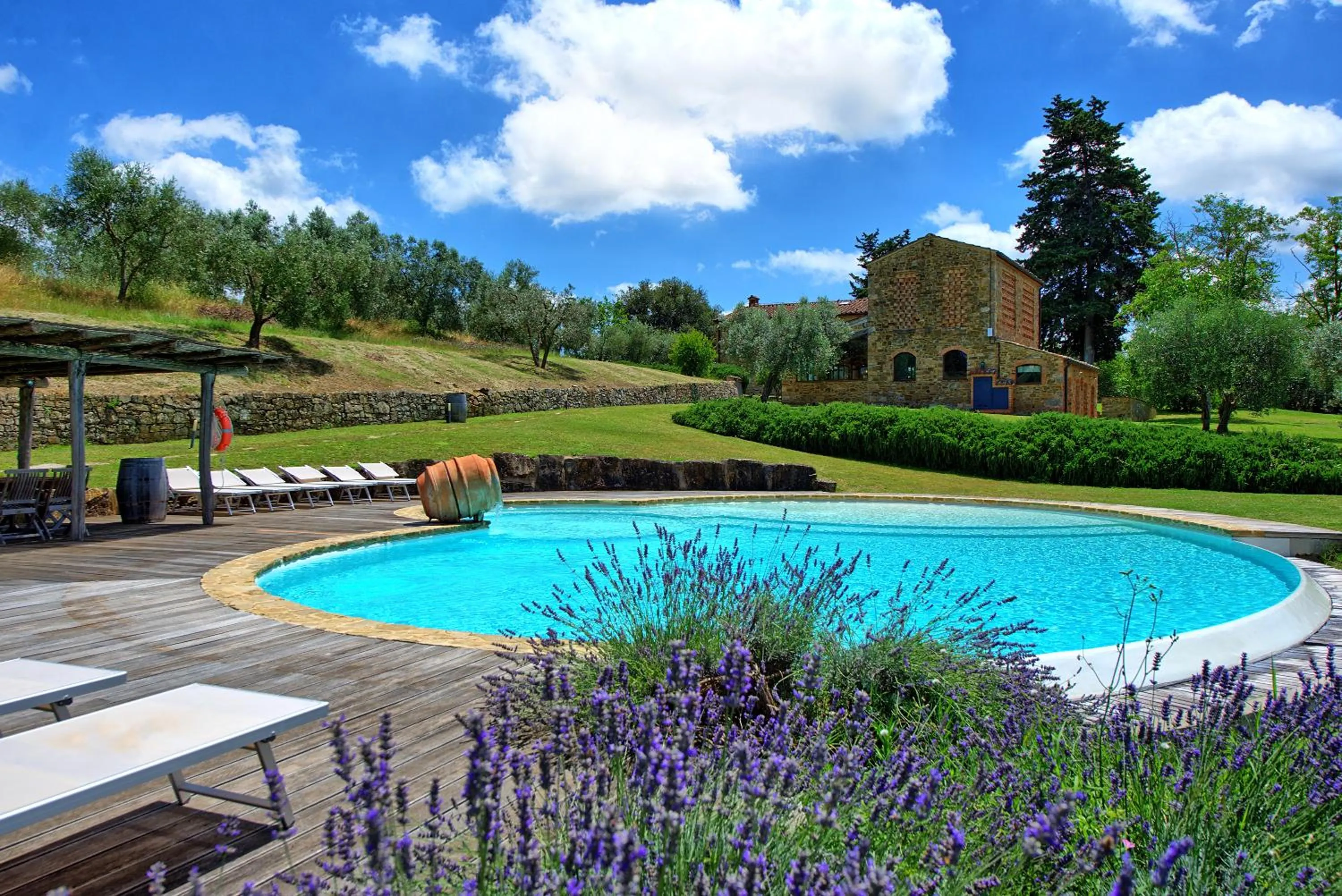 Property building in Villa Ferdinando by PosarelliVillas