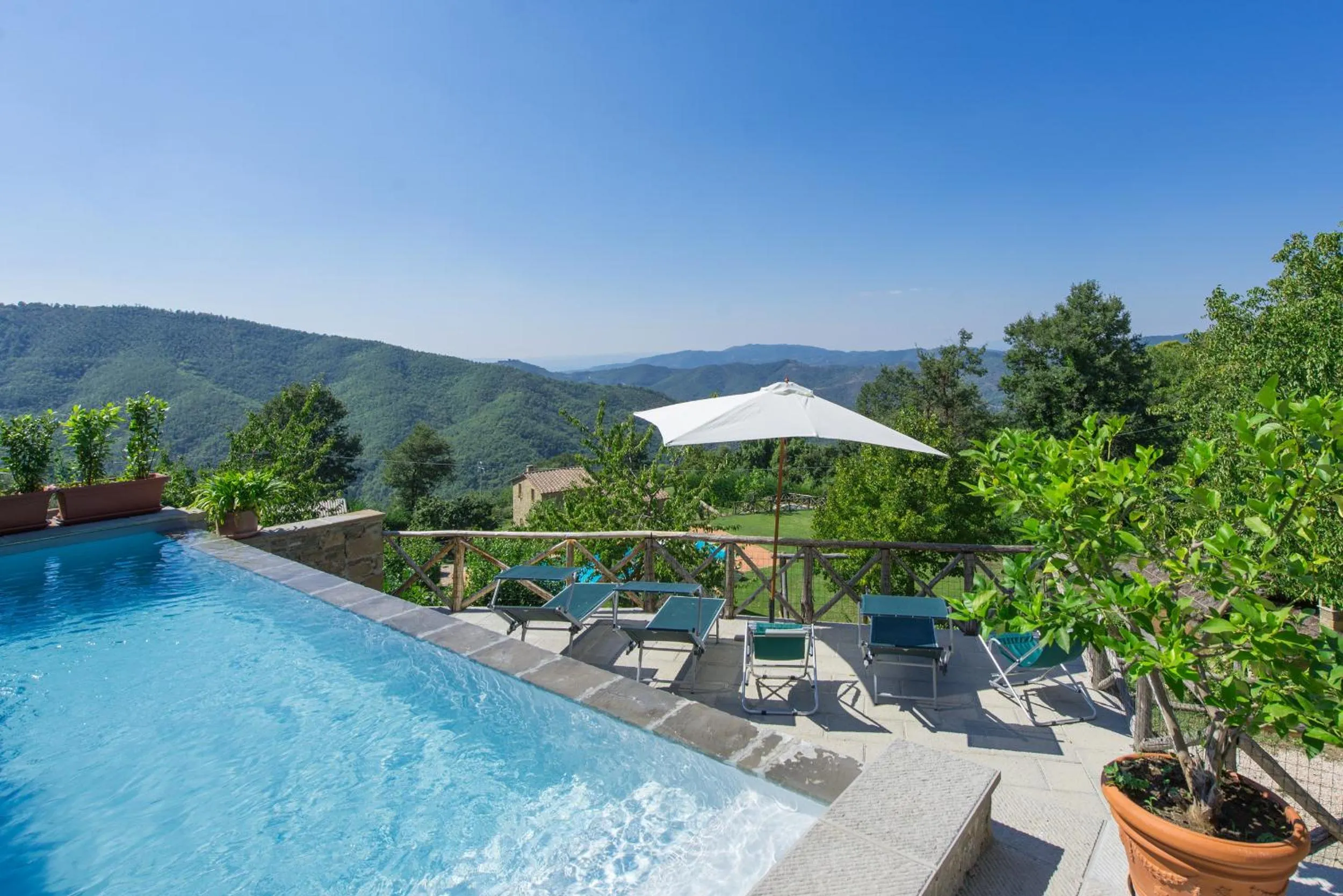 Garden view in Casa Margherita 3 by PosarelliVillas