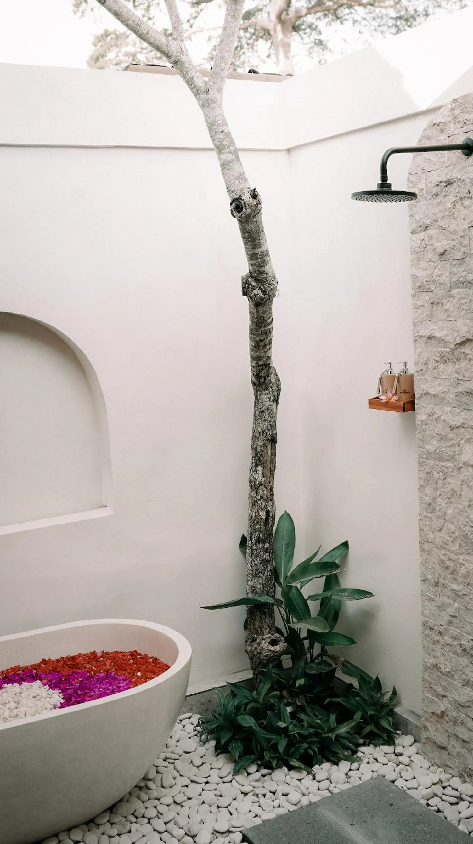 Bath in Samplangan Penida Resort