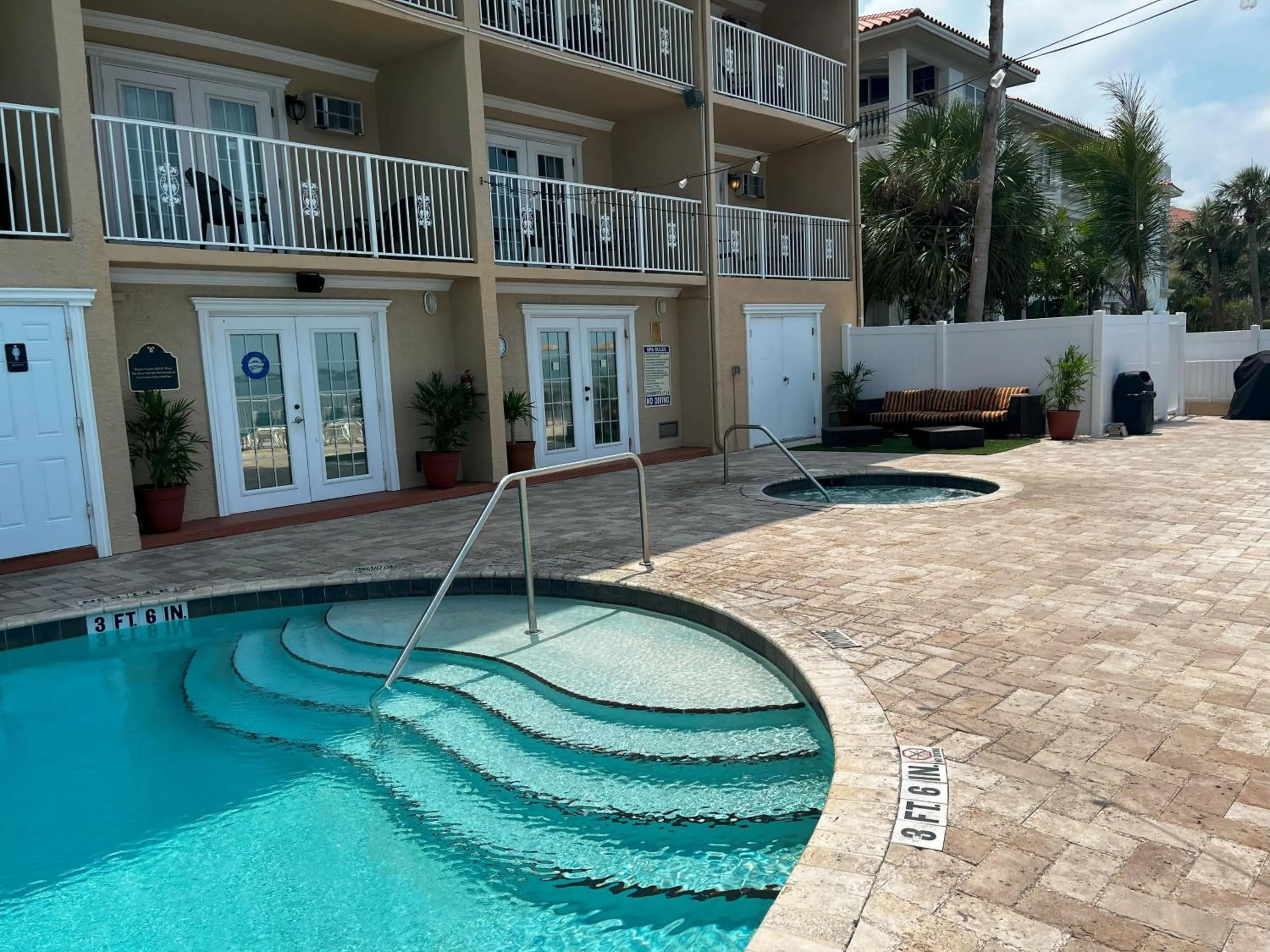 Swimming pool in Beso Del Sol Resort