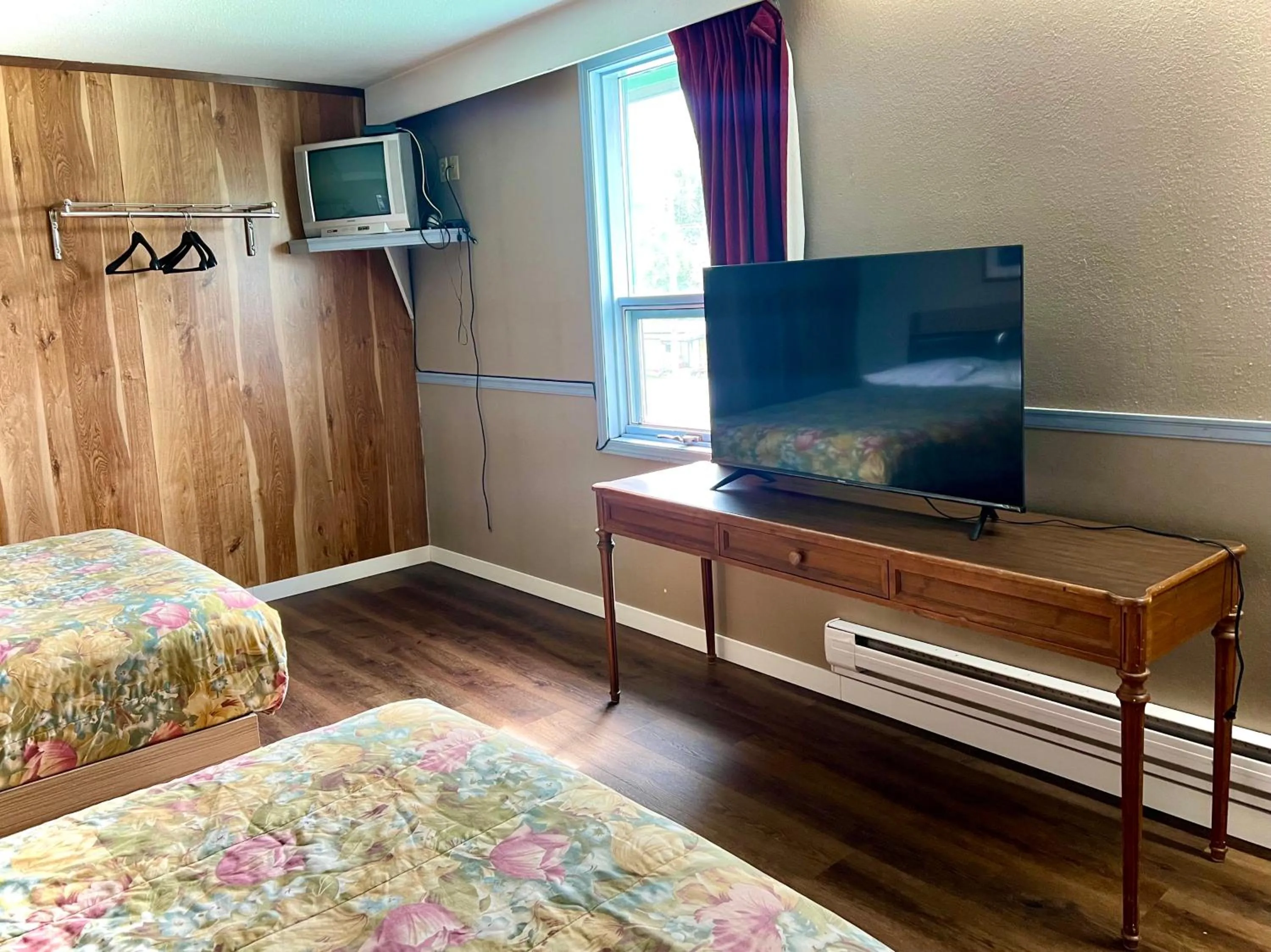 Bed in Valemount Hotel