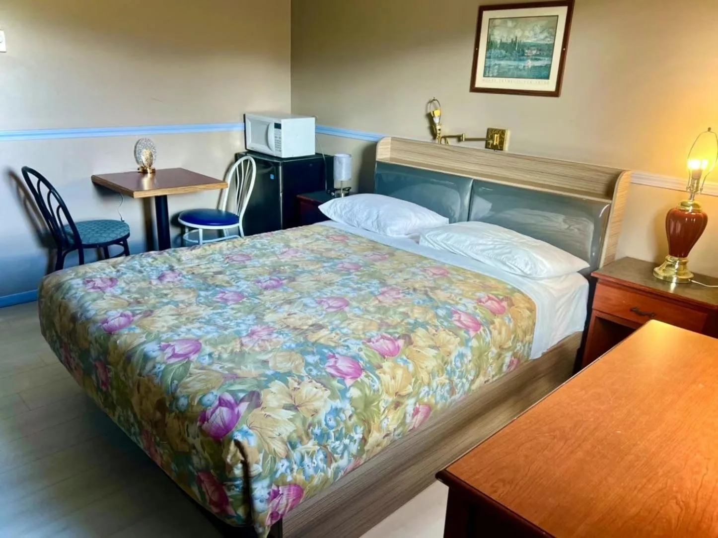 Bed in Valemount Hotel