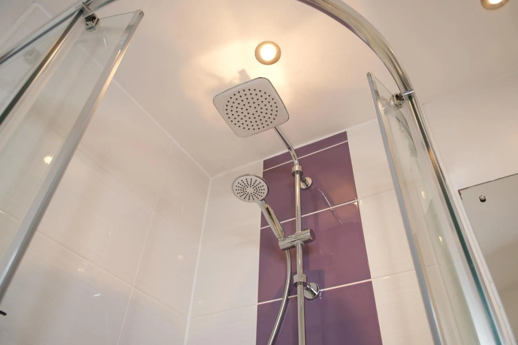 Bathroom in Coach & Horses Hotel