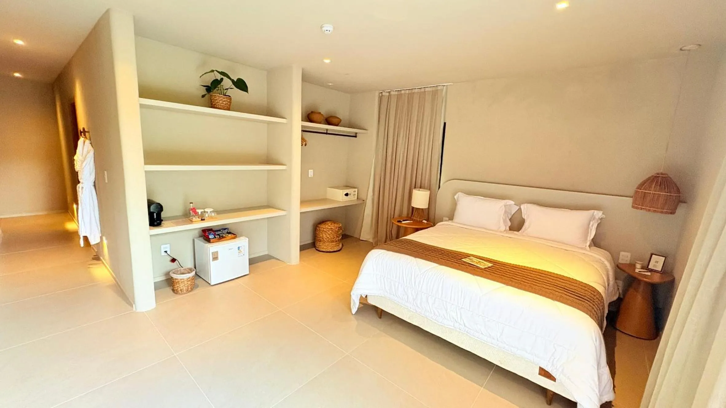 Deluxe Double Room with Bath in Eagle Boutique Hotel