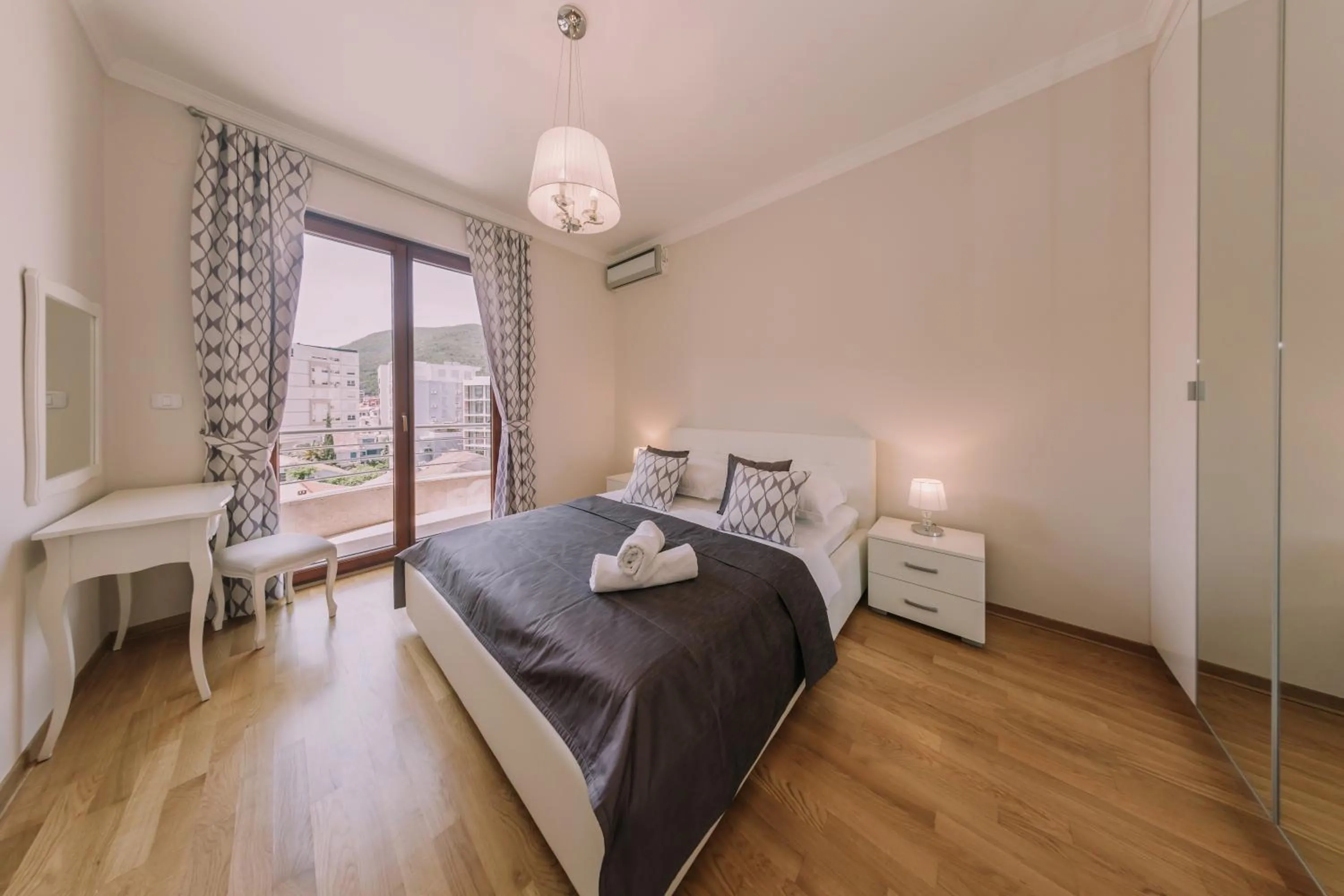 Bed in City Apartments