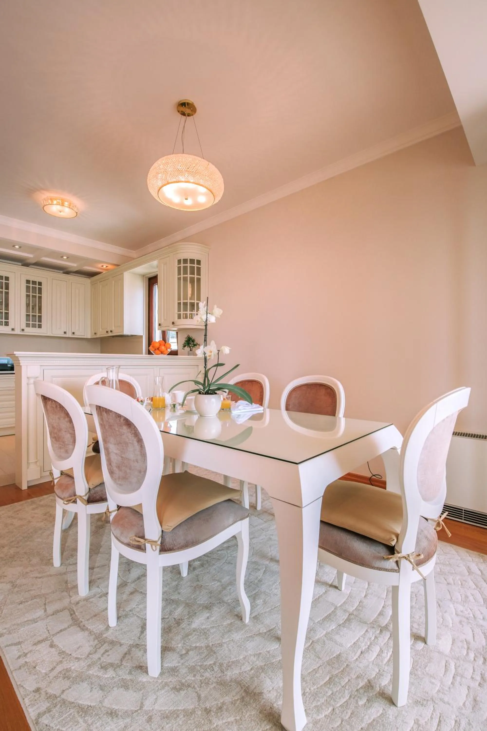 Dining area in City Apartments