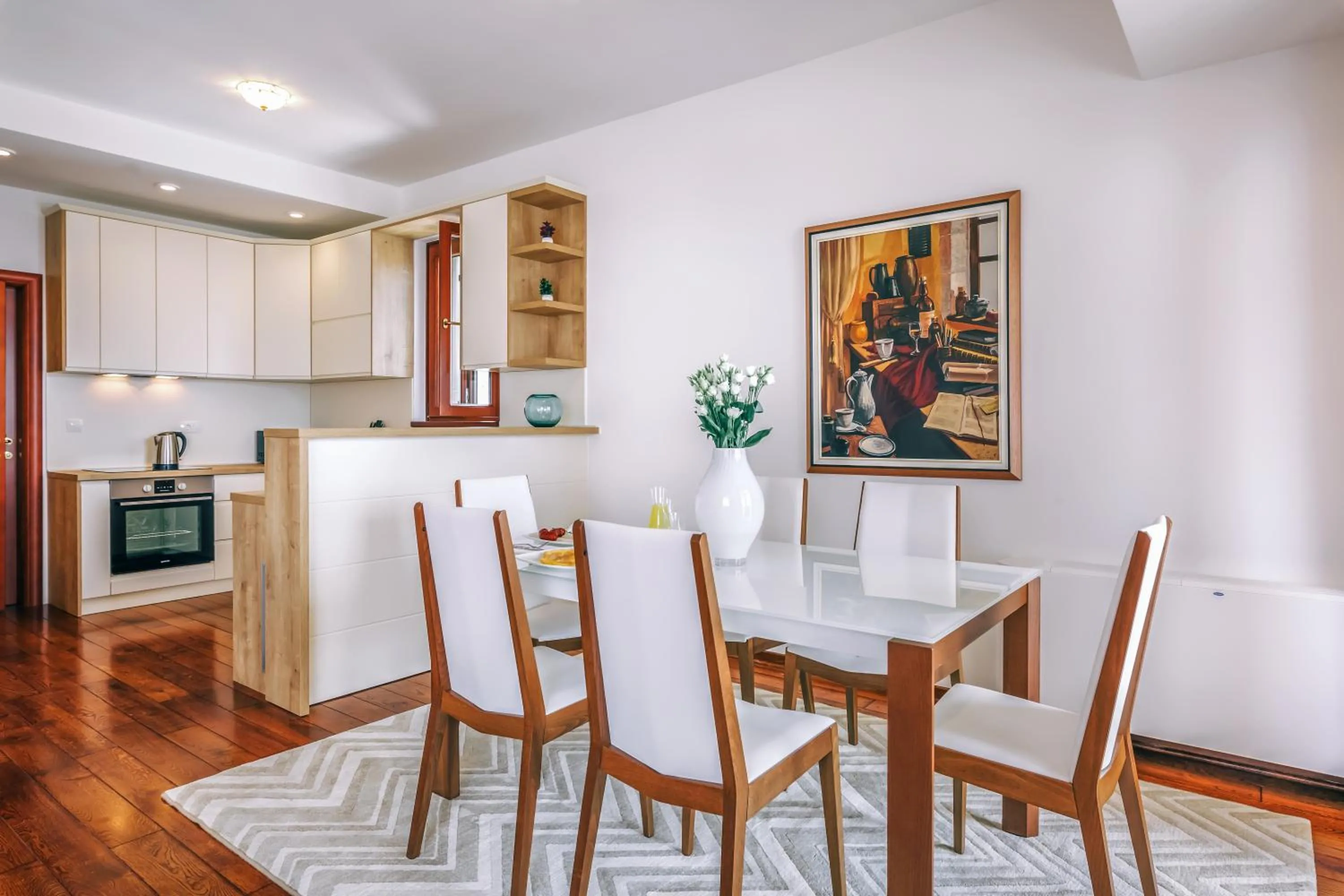 Dining area in City Apartments