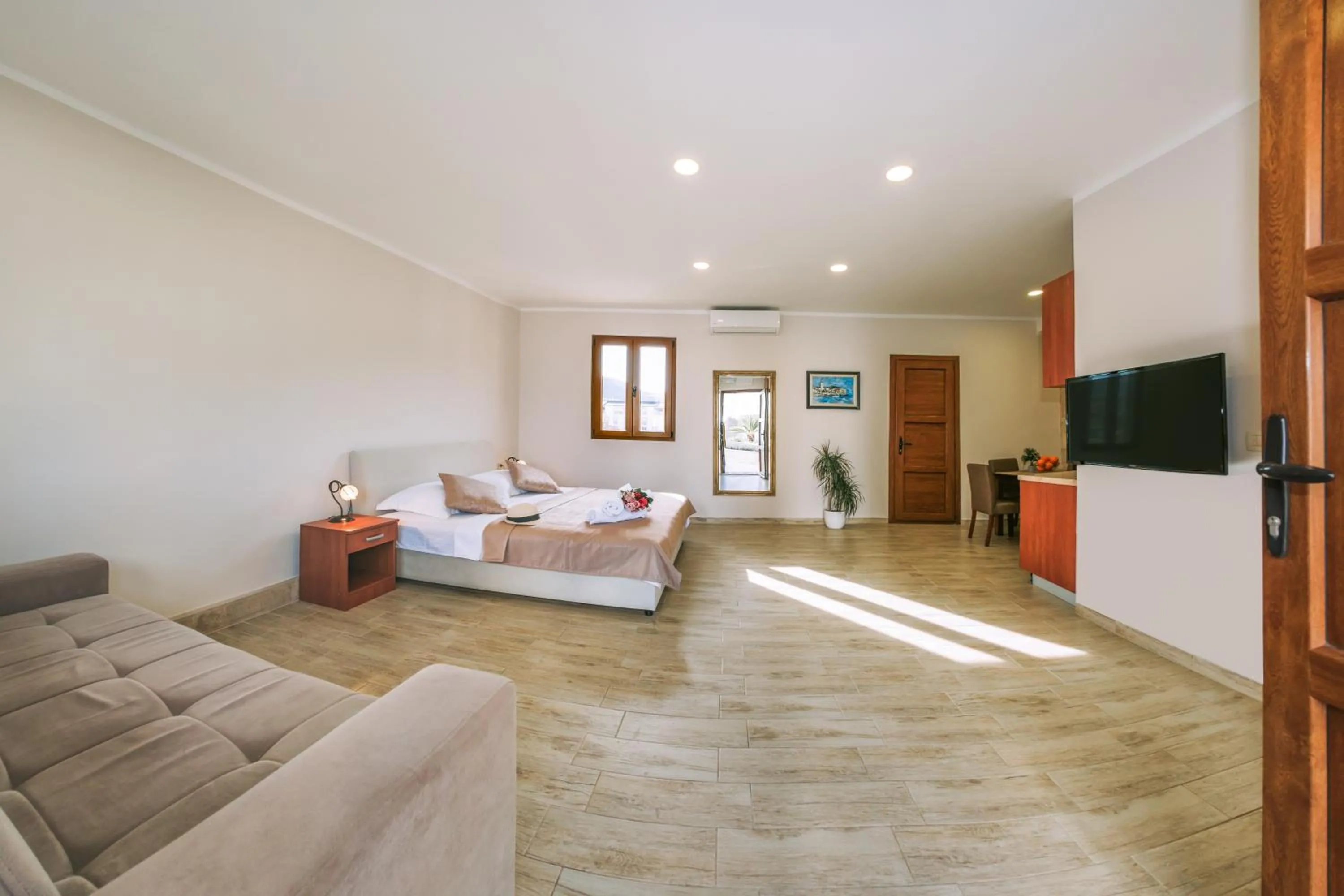 Photo of the whole room, Bed in City Apartments