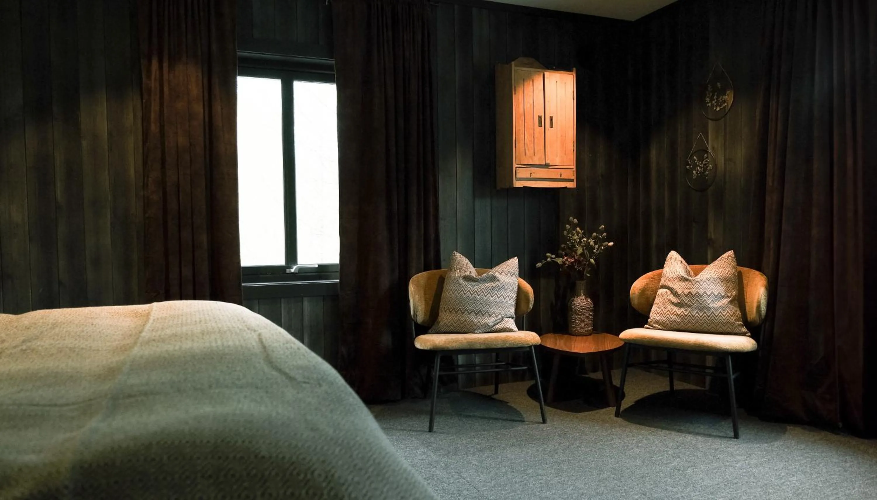 Photo of the whole room, Bed in Sov Lodge