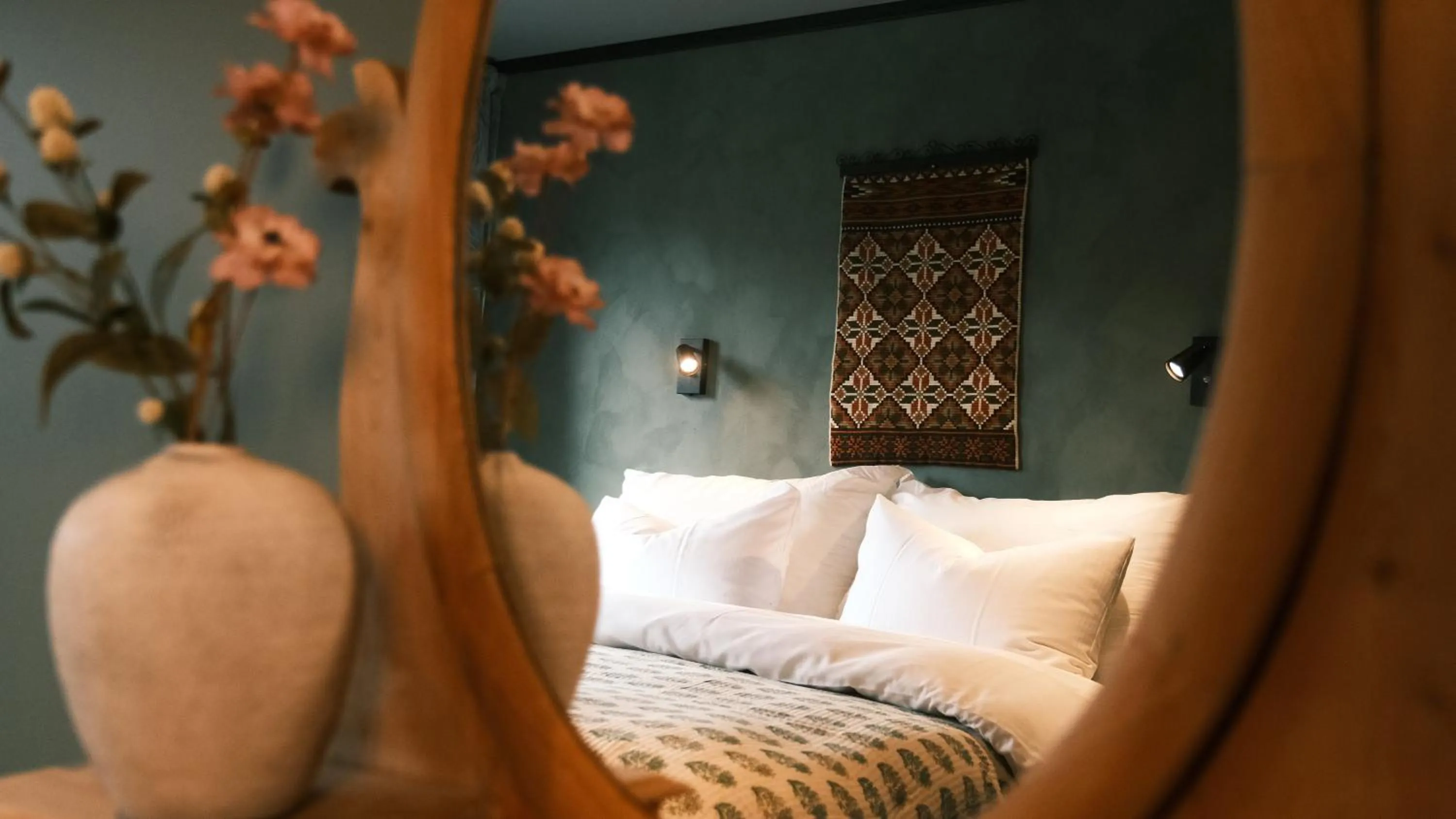 Photo of the whole room, Bed in Sov Lodge