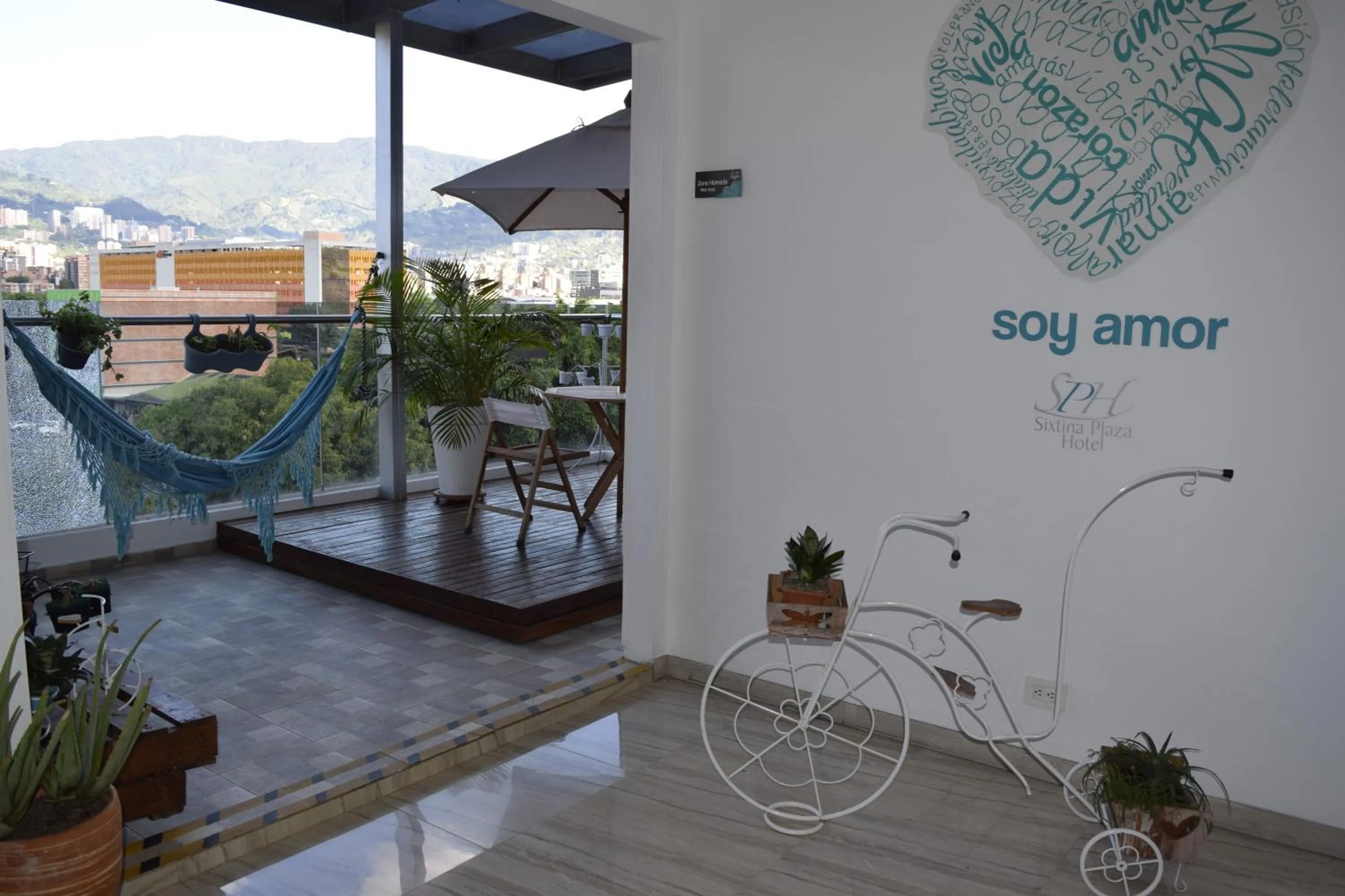 Balcony/Terrace in Hotel Sixtina Plaza Medellin