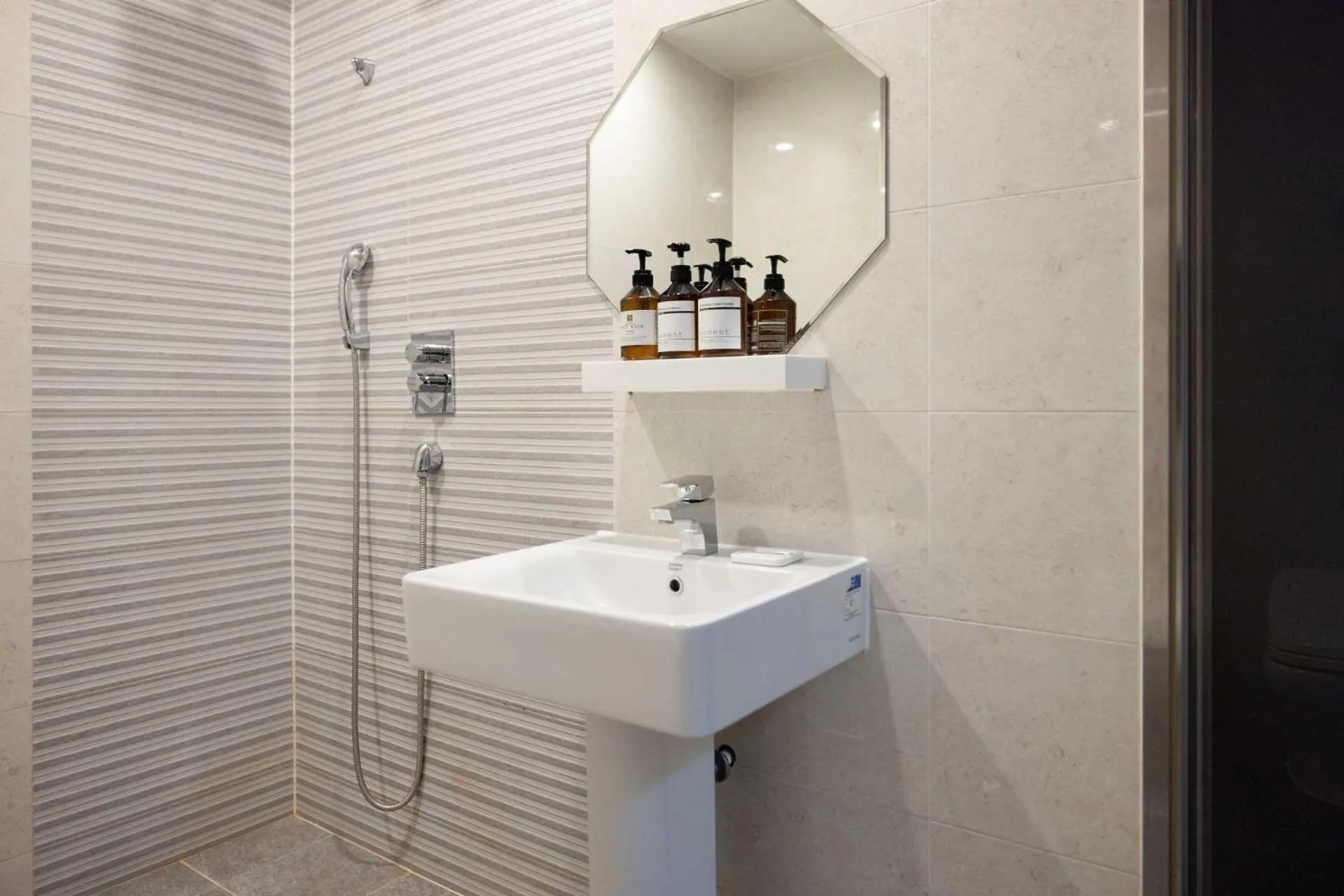 Toilet in Hotel Moon Cheonan ShinBuldang