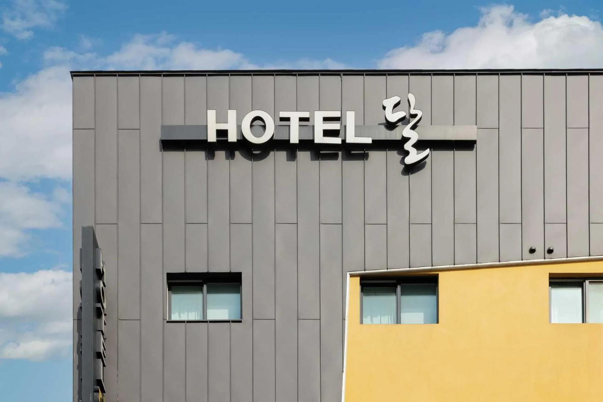 Property logo or sign in Hotel Moon Cheonan ShinBuldang