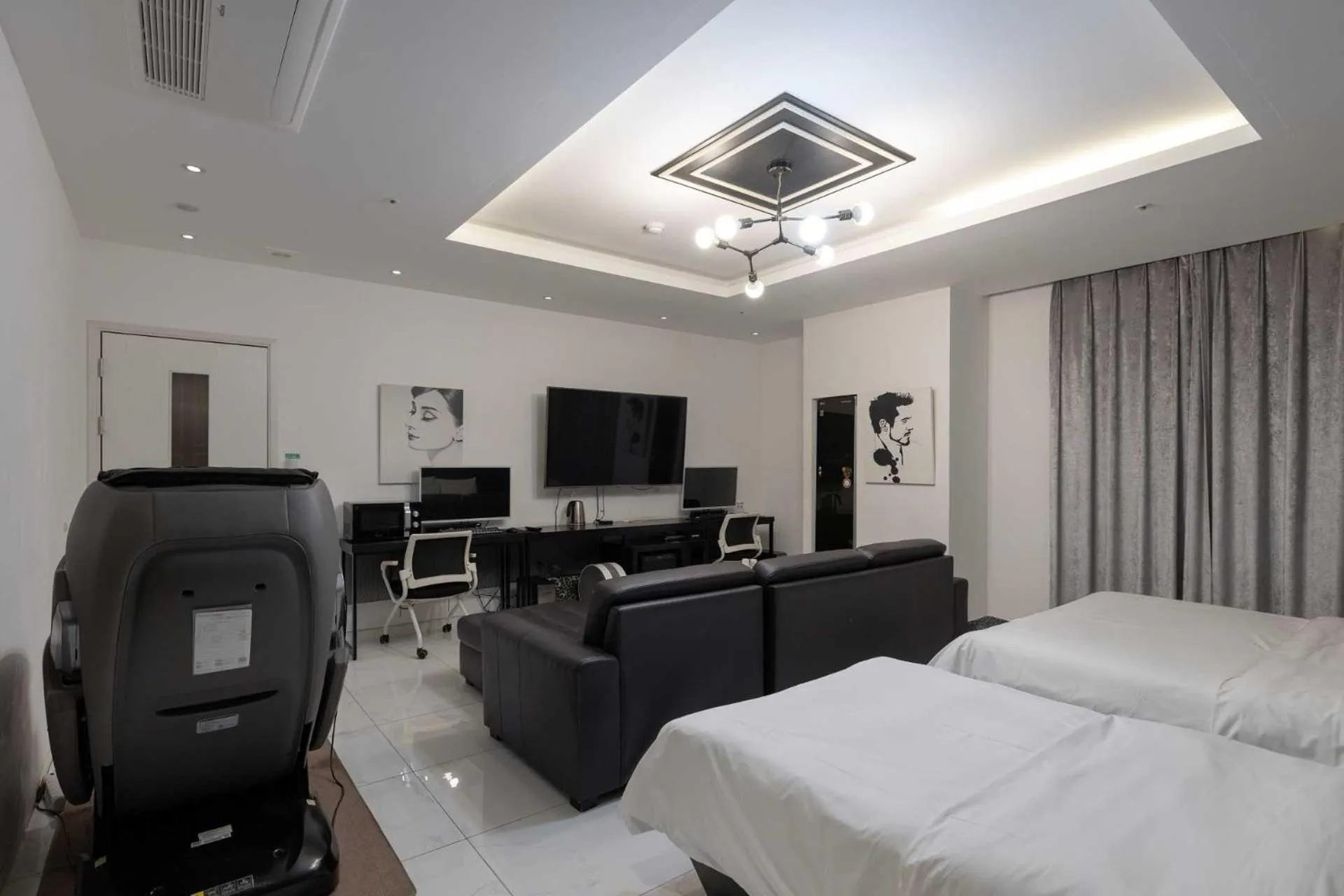 Photo of the whole room, Bed in Hotel Moon Cheonan ShinBuldang