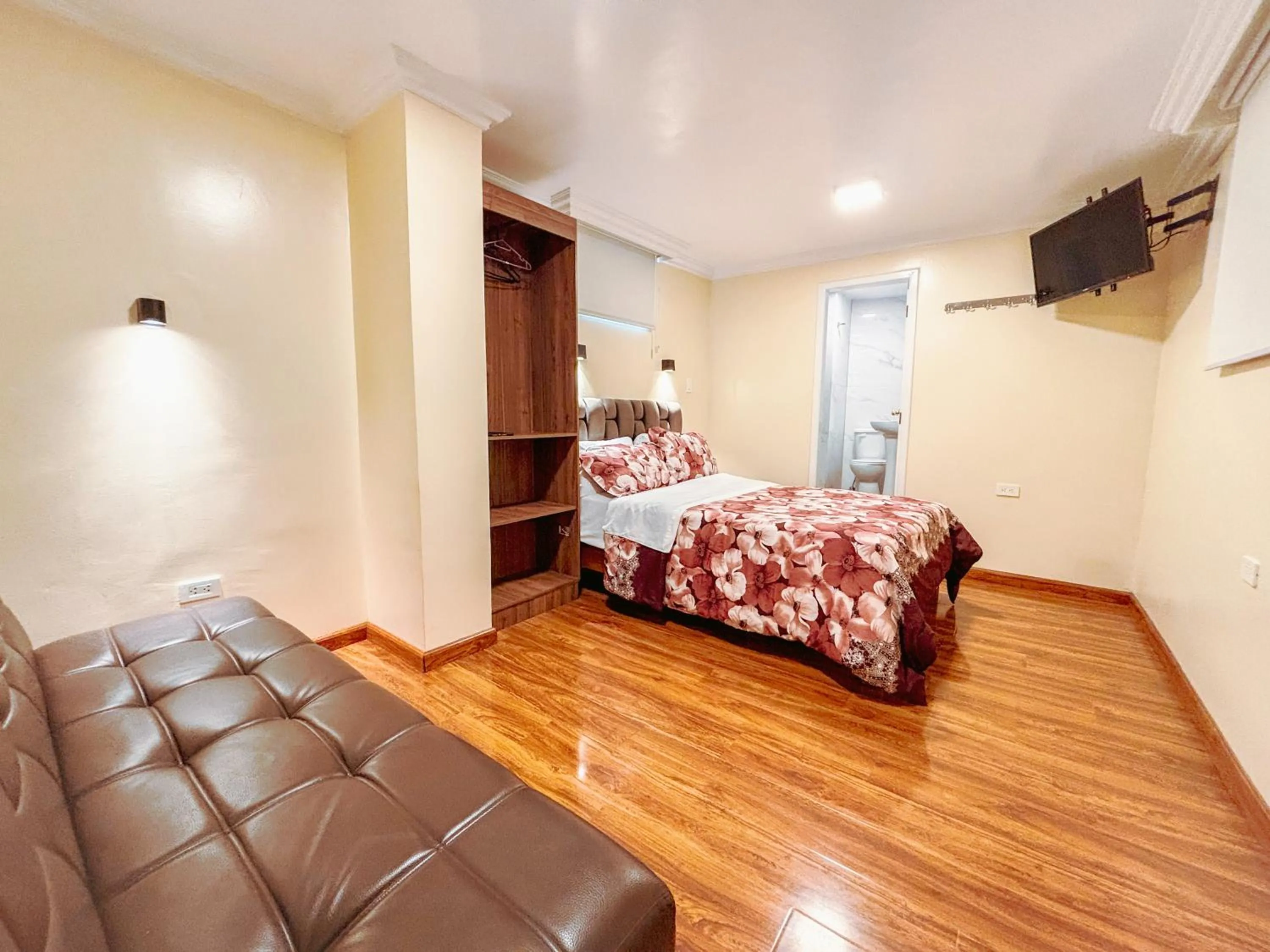 Photo of the whole room, Bed in Hotel David