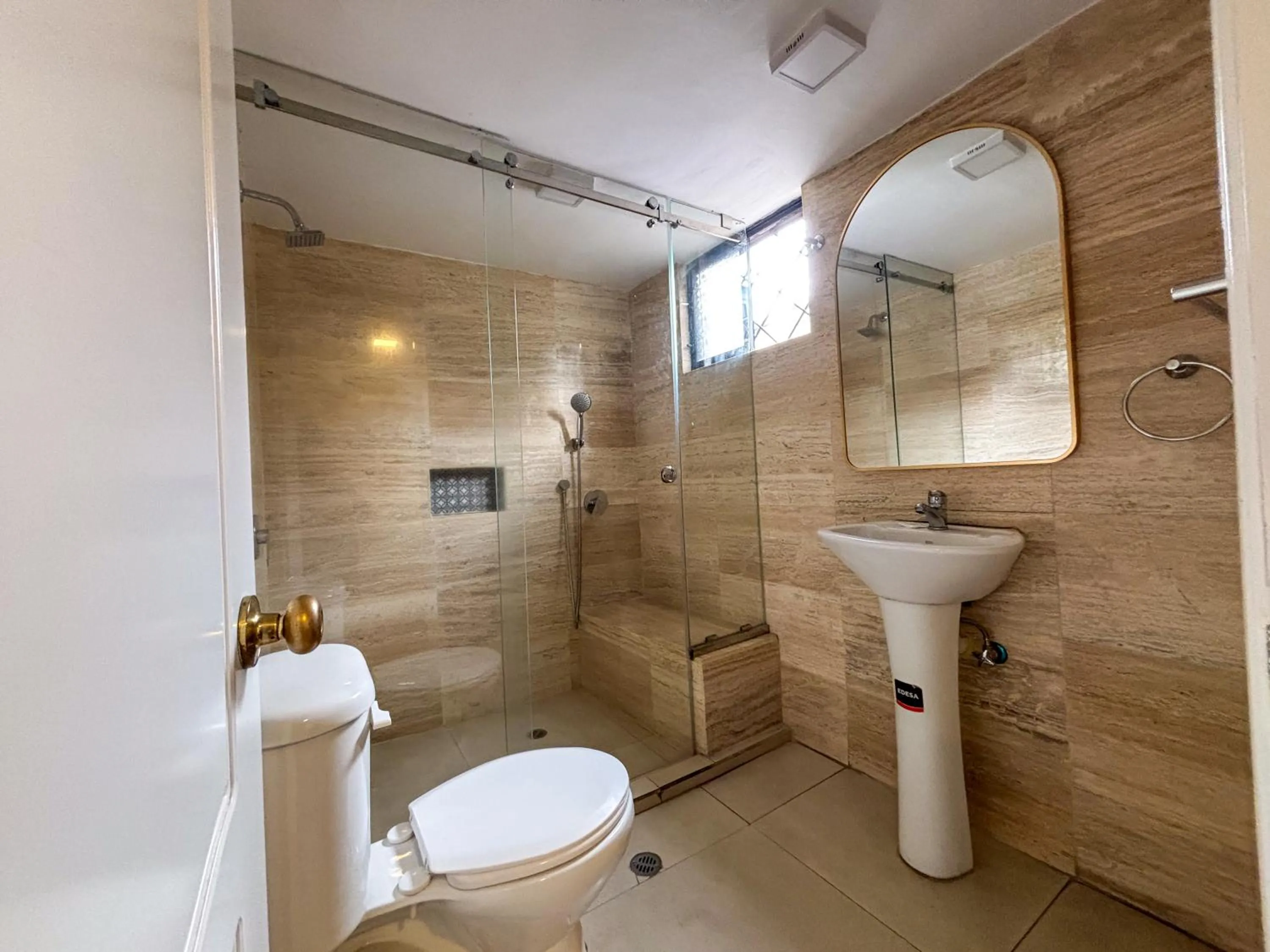 Bathroom in Hotel David