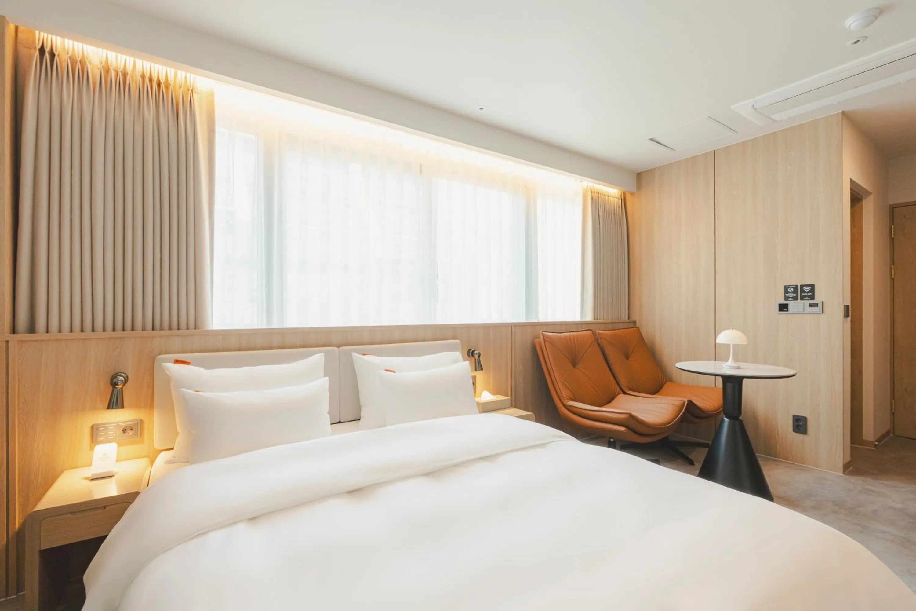 Bed in Cheonan Buldang Hound Hotel