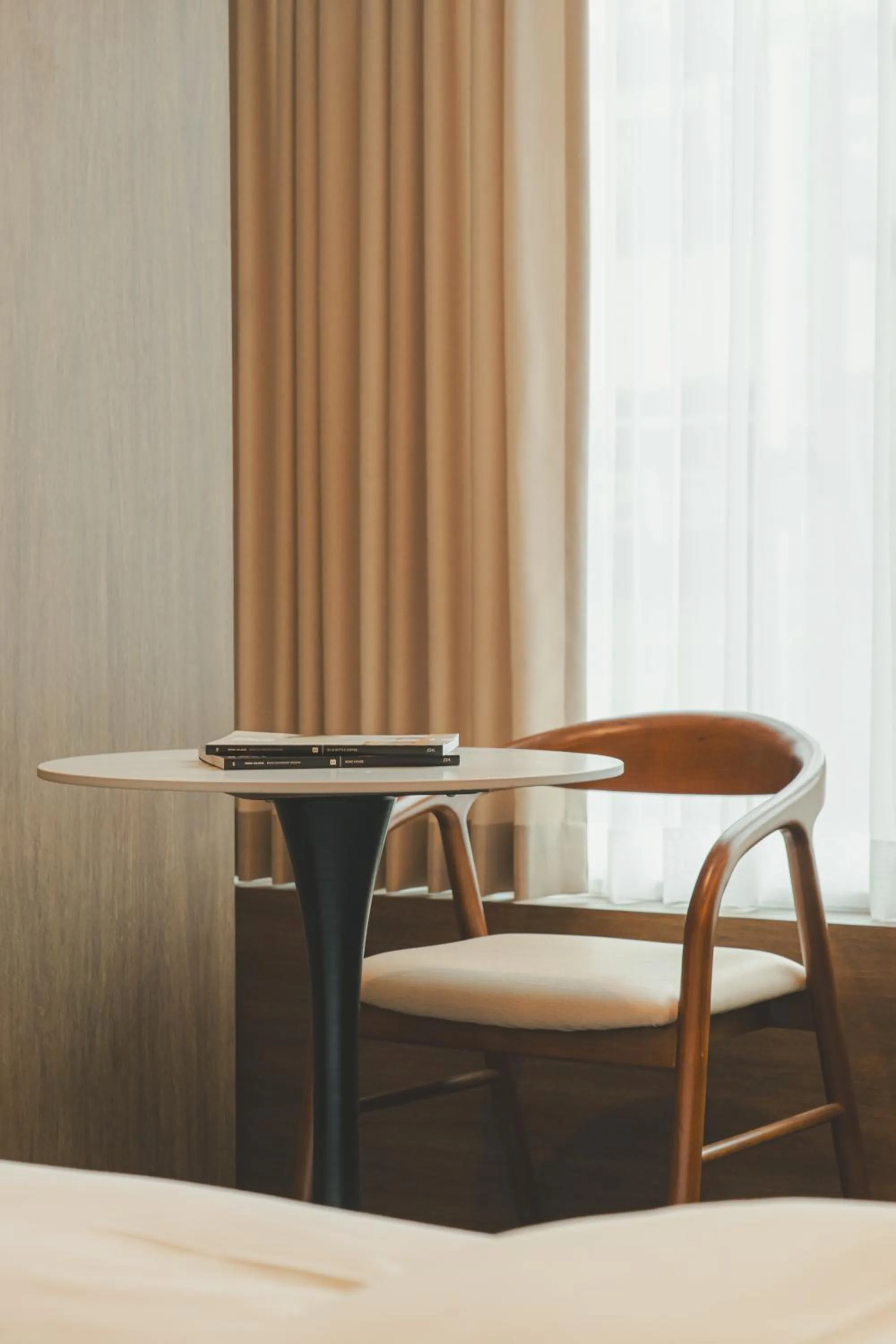 Seating area in Cheonan Buldang Hound Hotel
