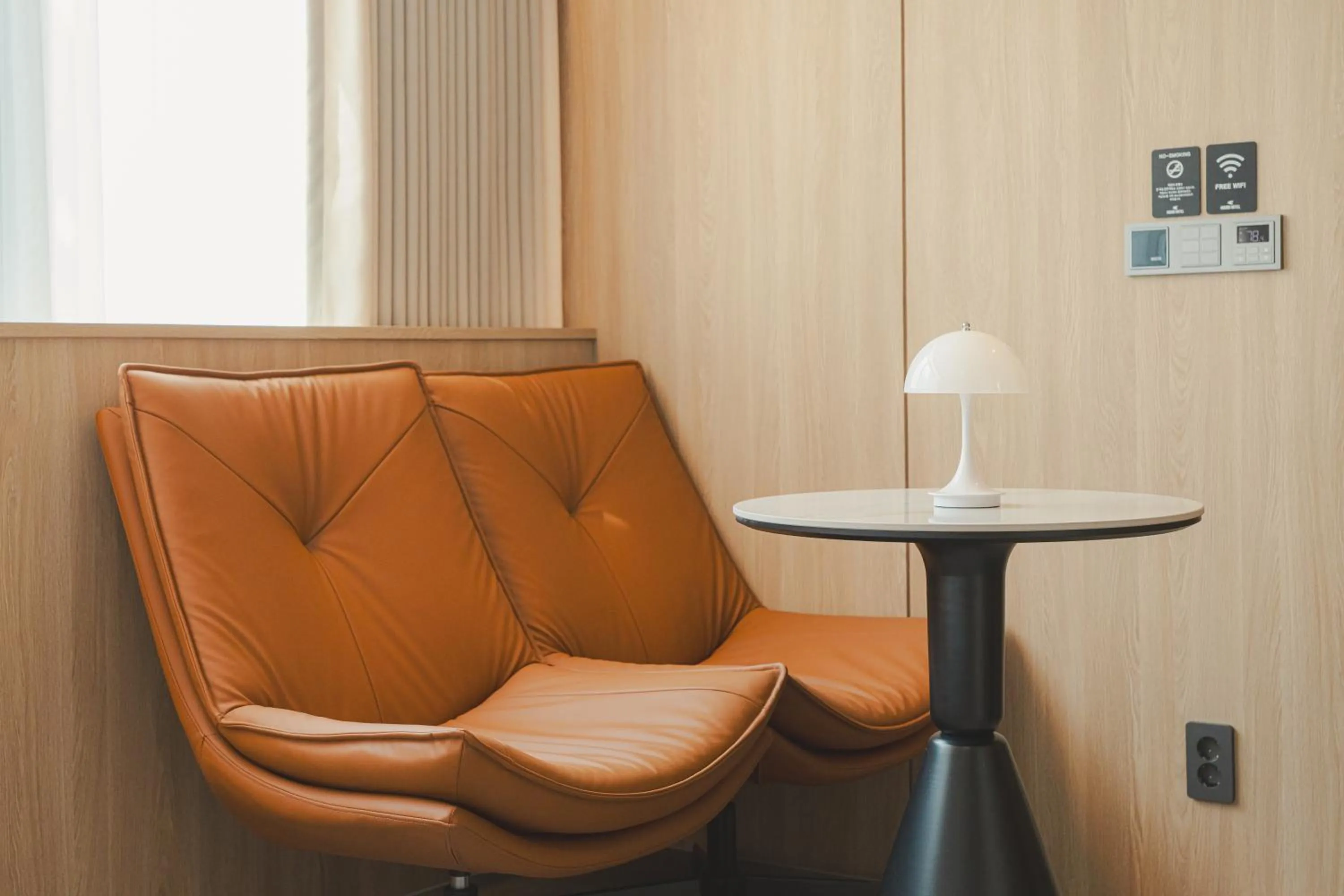 Seating area in Cheonan Buldang Hound Hotel