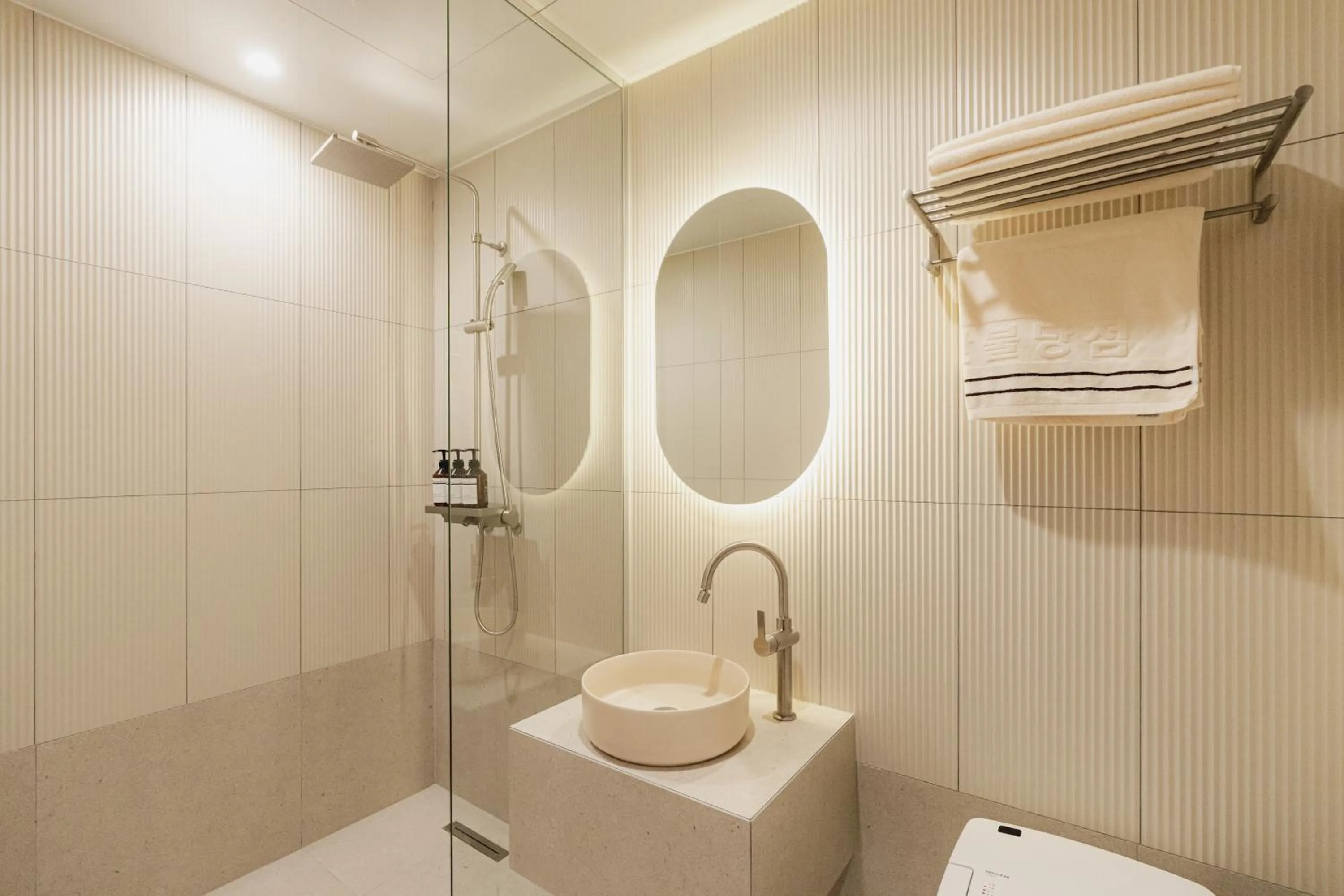 Shower in Cheonan Buldang Hound Hotel