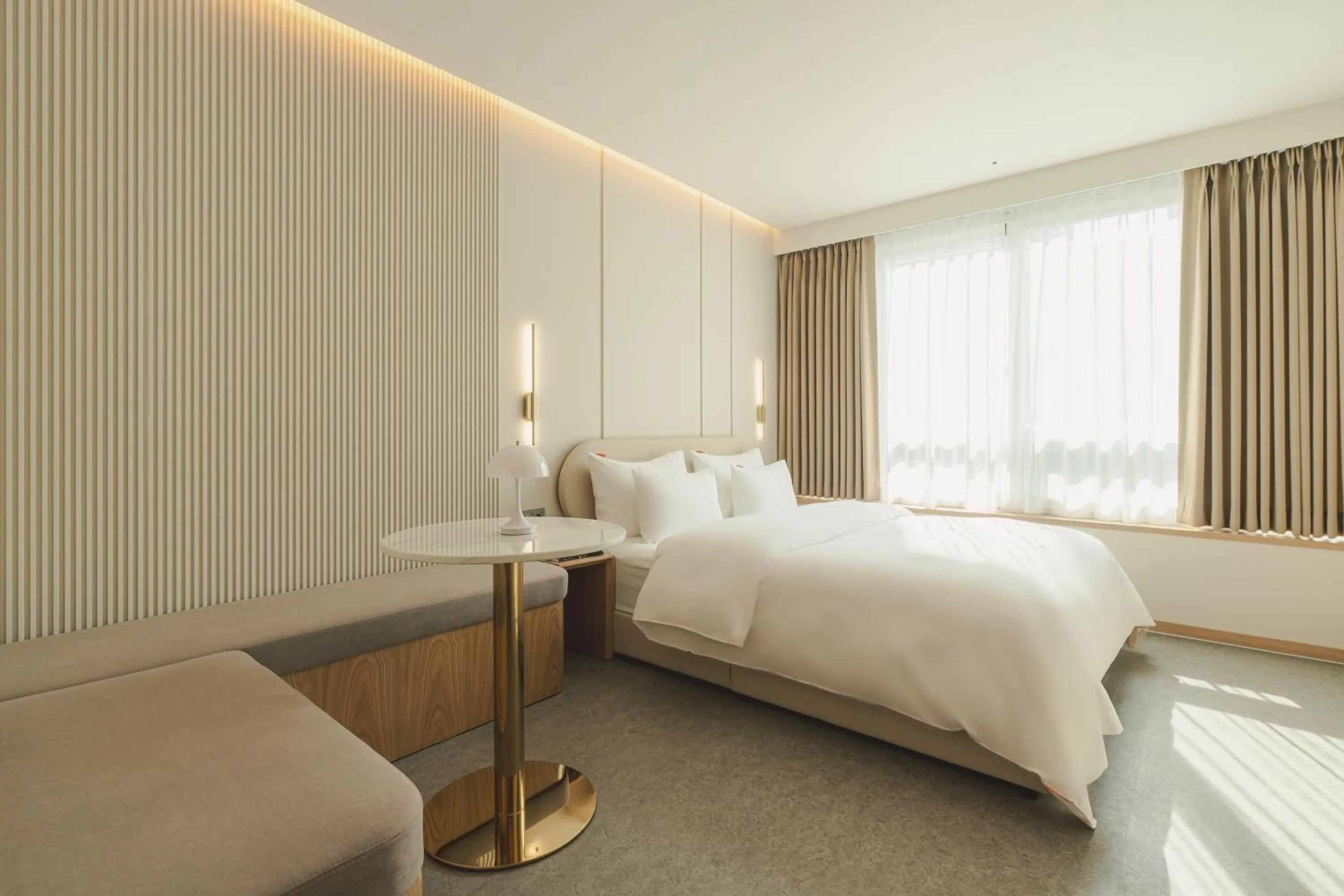 Bed in Cheonan Buldang Hound Hotel