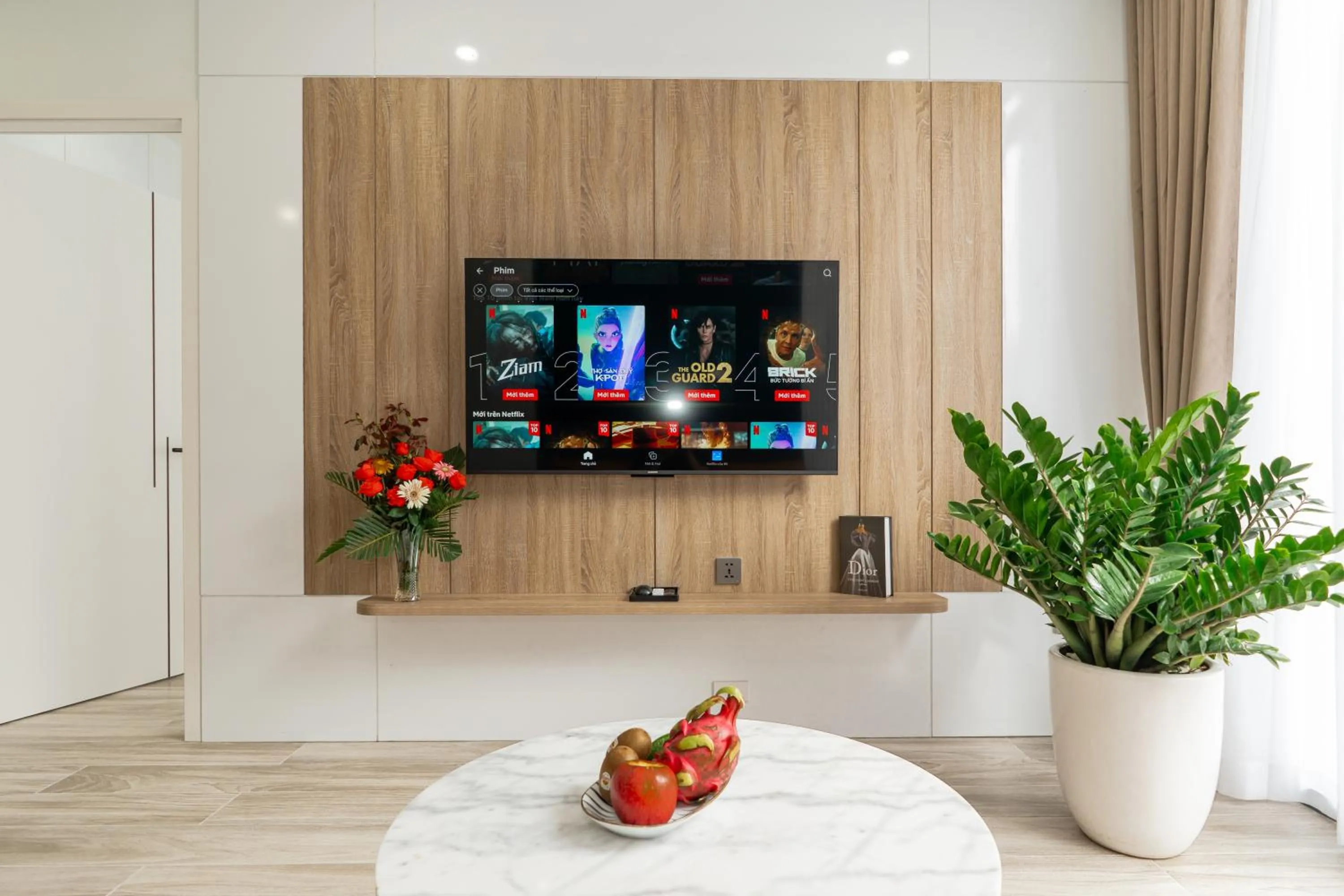 TV and multimedia in Myrcella Urban Apartment