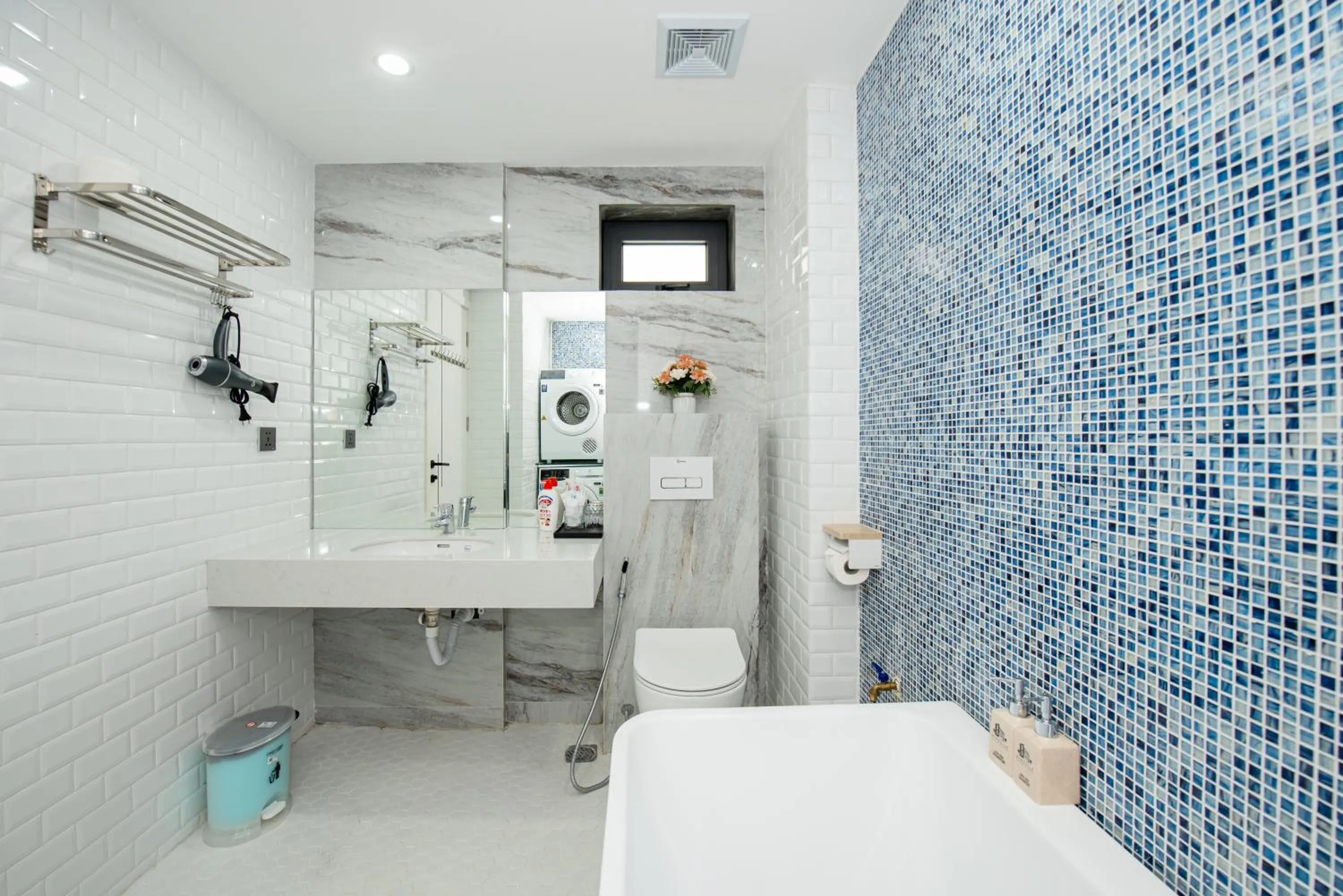 Shower in Myrcella Urban Apartment