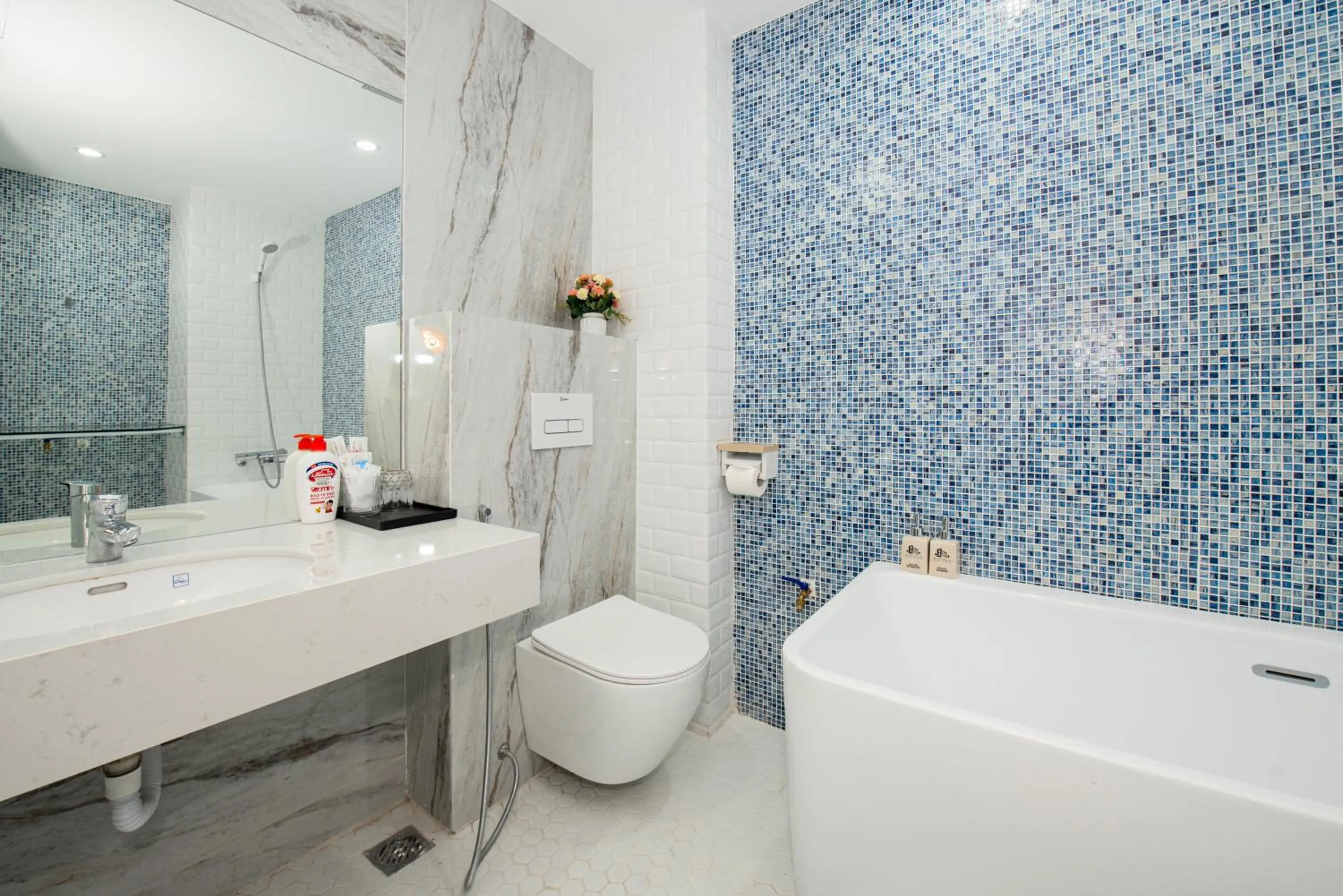 Shower in Myrcella Urban Apartment