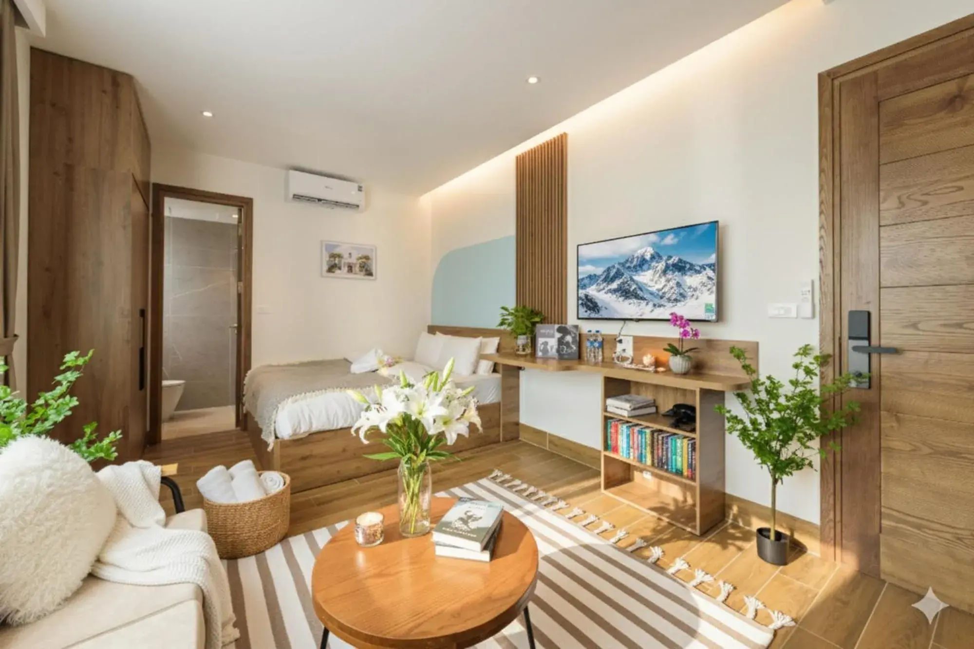 Studio with Balcony - single occupancy in Crescendo Limitless Style - Flexible check in time - Stay 24 hours Studio with Balcony - single occupancy in Crescendo Limitless Style - Flexible check in time - Stay 24 hours
