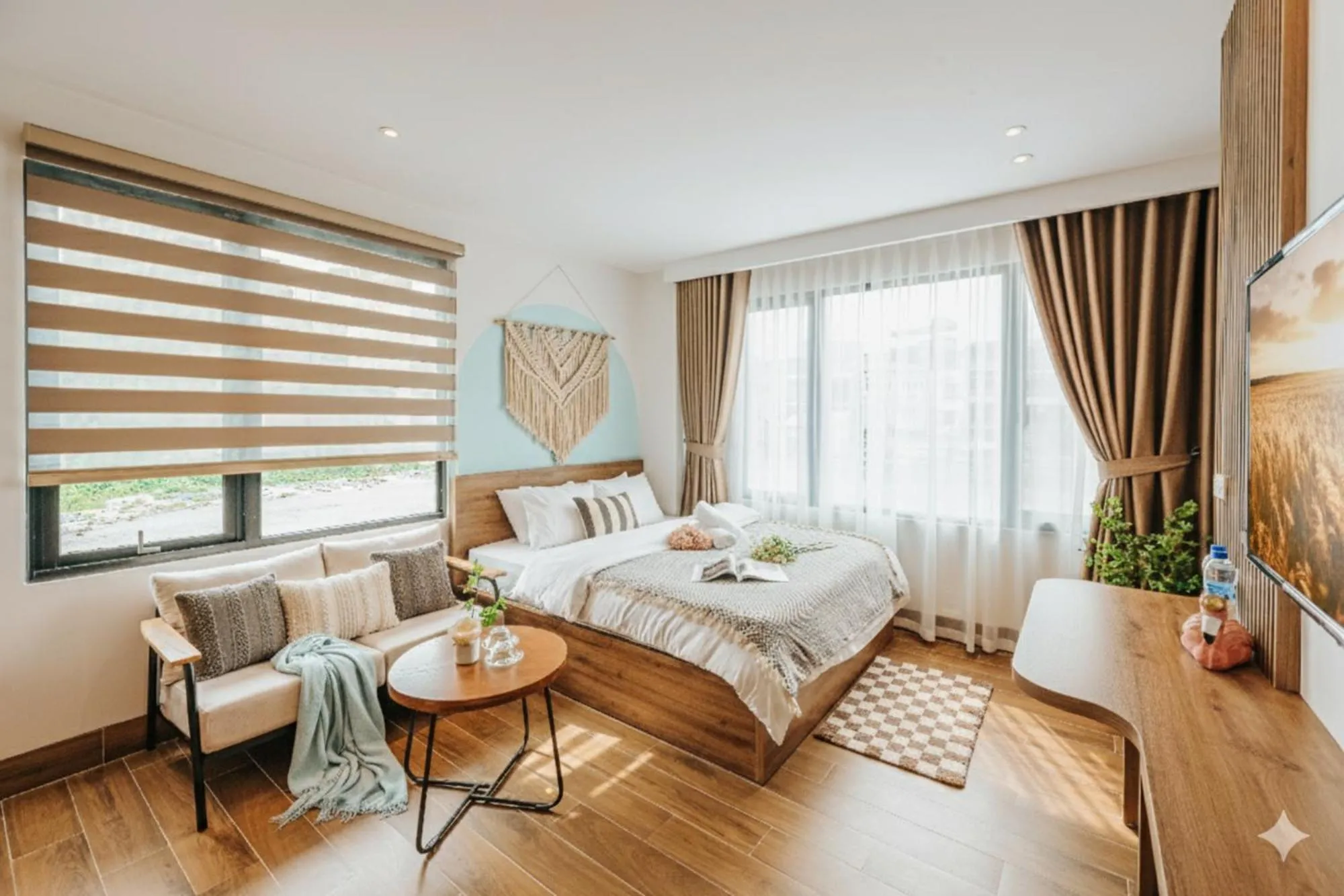 Bedroom, Bed in Crescendo Limitless Style