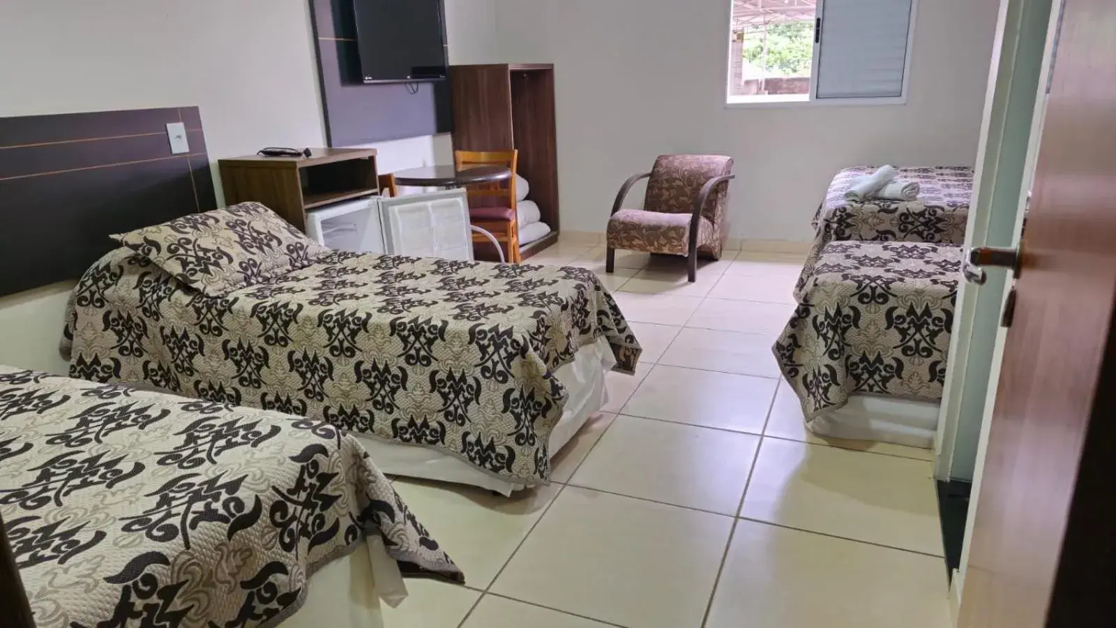 Family Room - single occupancy in Victor Plaza Formiga Family Room - single occupancy in Victor Plaza Formiga