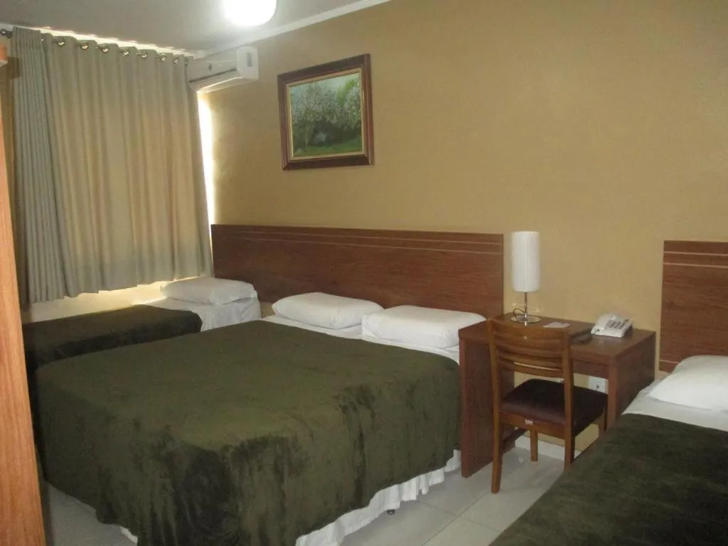 Photo of the whole room, Bed in Victor Plaza Formiga