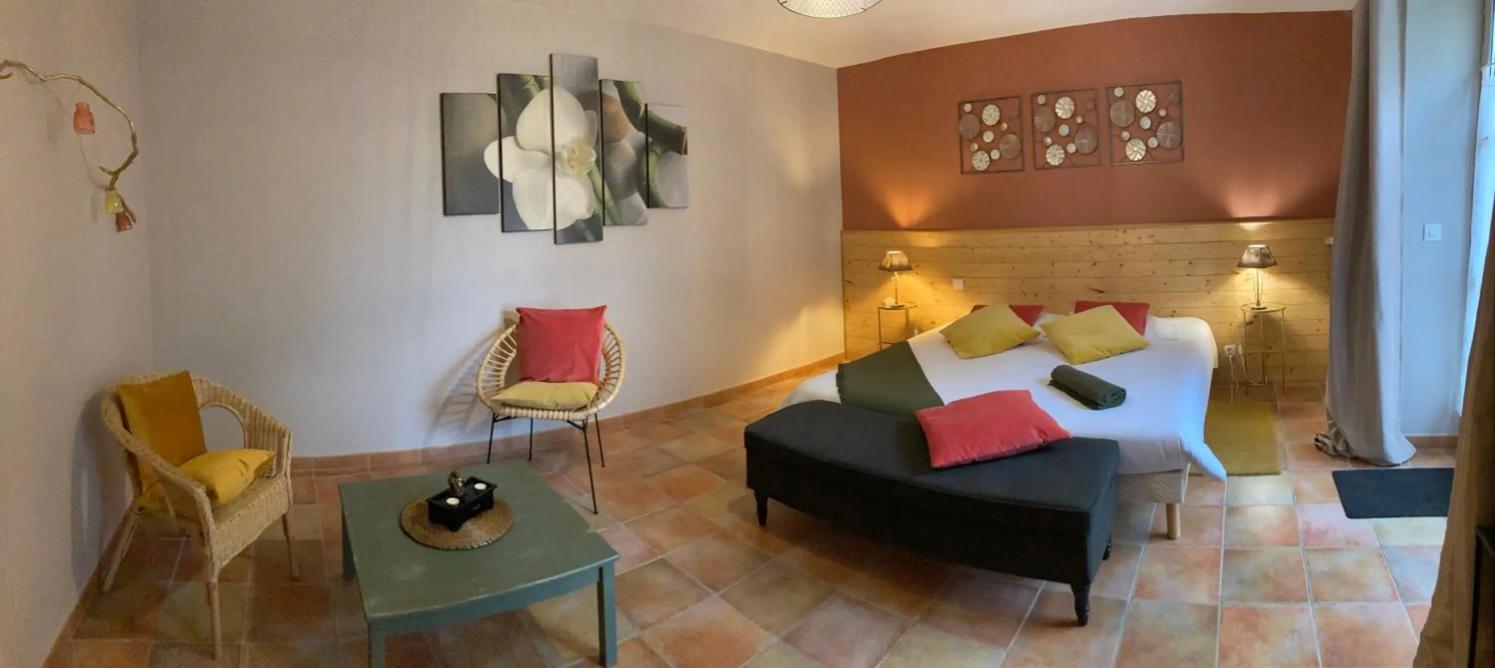 Photo of the whole room in Le Chai De La Rose SPA et Séances Bien être