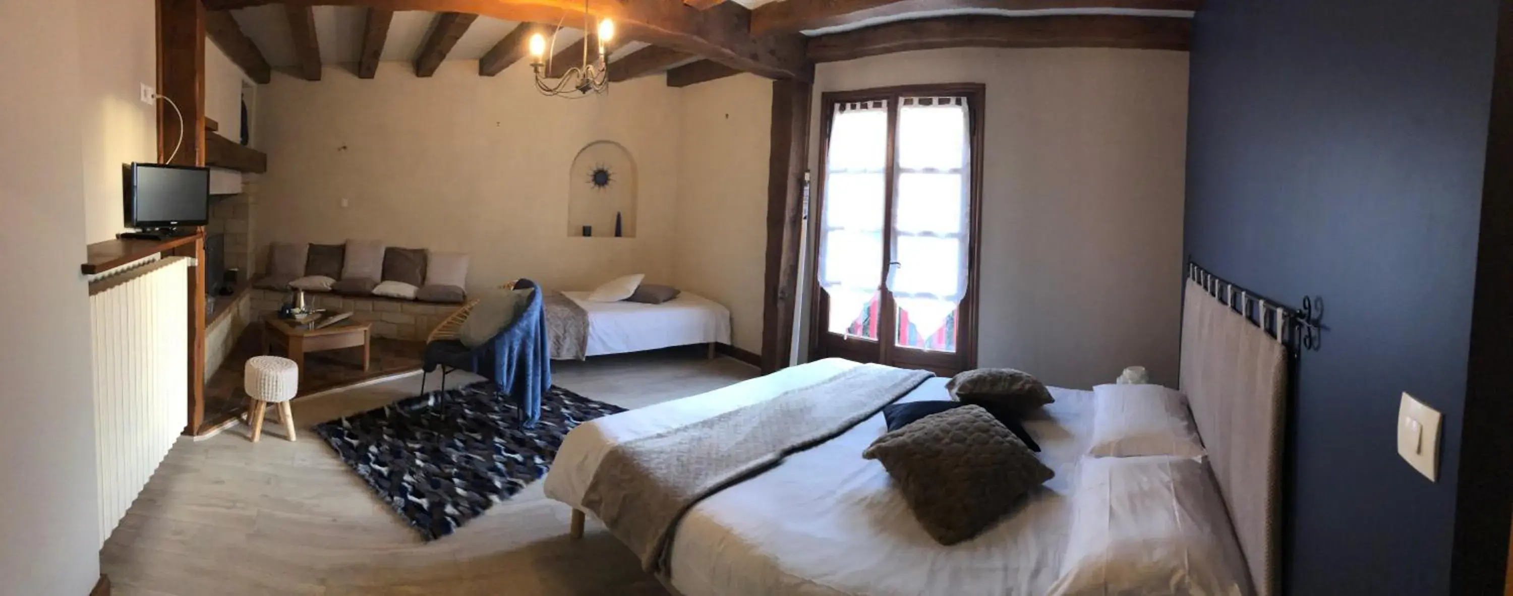Triple Room with Garden View - single occupancy in Le Chai De La Rose SPA et Séances Bien être Triple Room with Garden View - single occupancy in Le Chai De La Rose SPA et Séances Bien être
