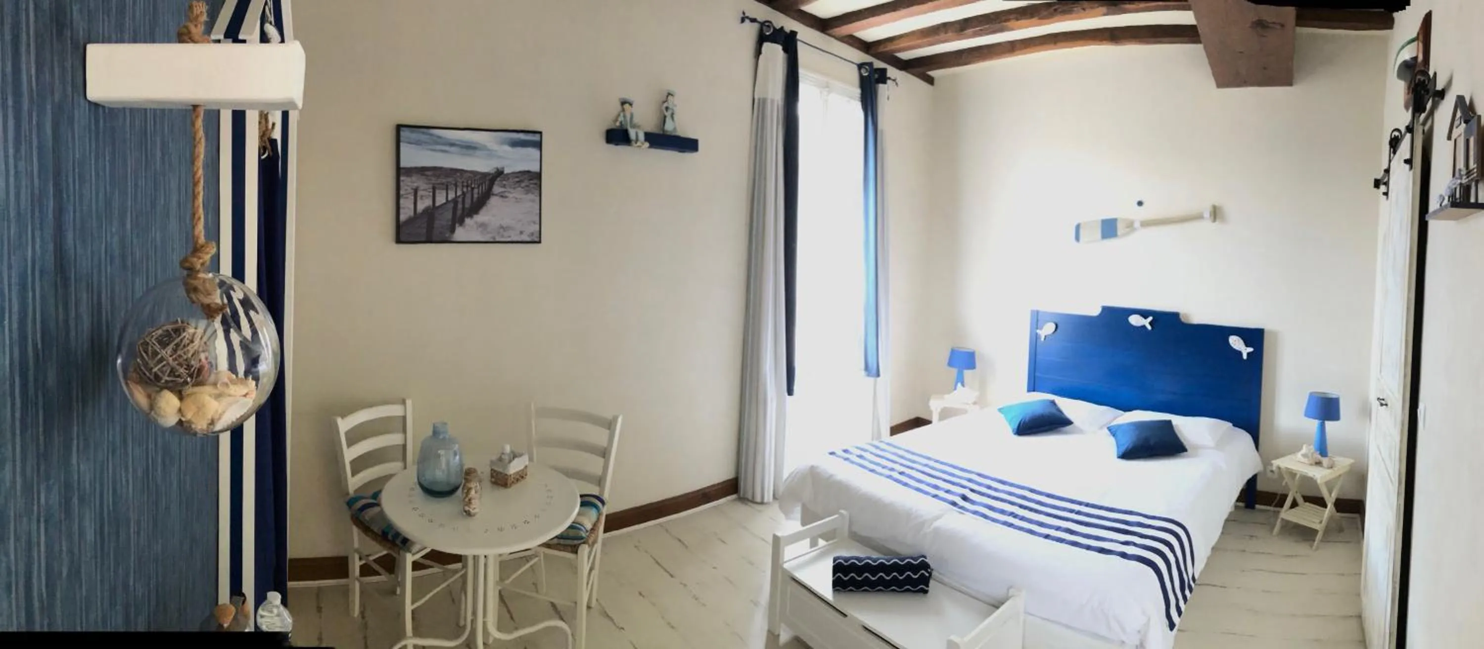 Photo of the whole room, Bed in Le Chai De La Rose SPA et Séances Bien être