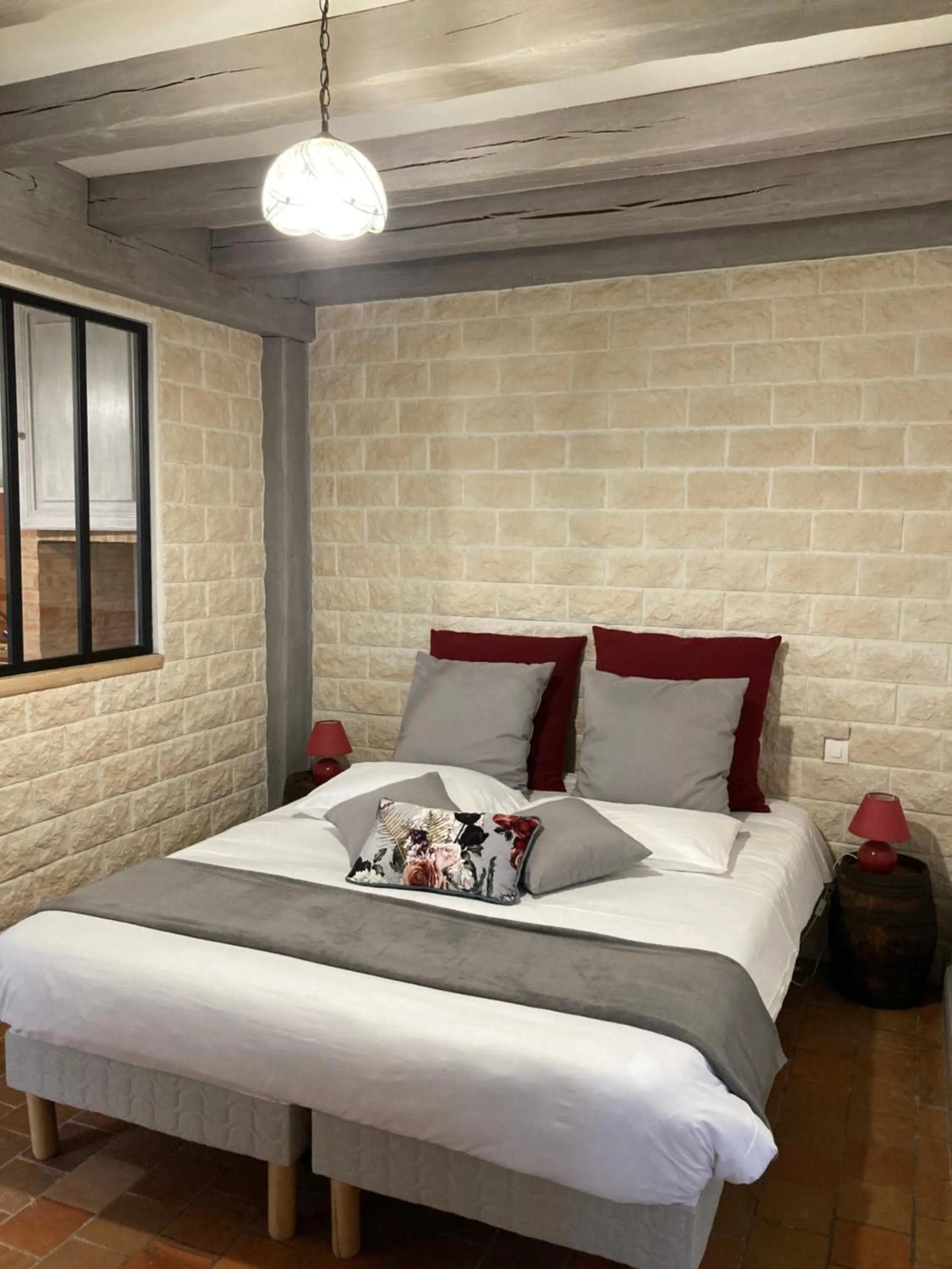 Property building, Bed in Le Chai De La Rose SPA et Séances Bien être