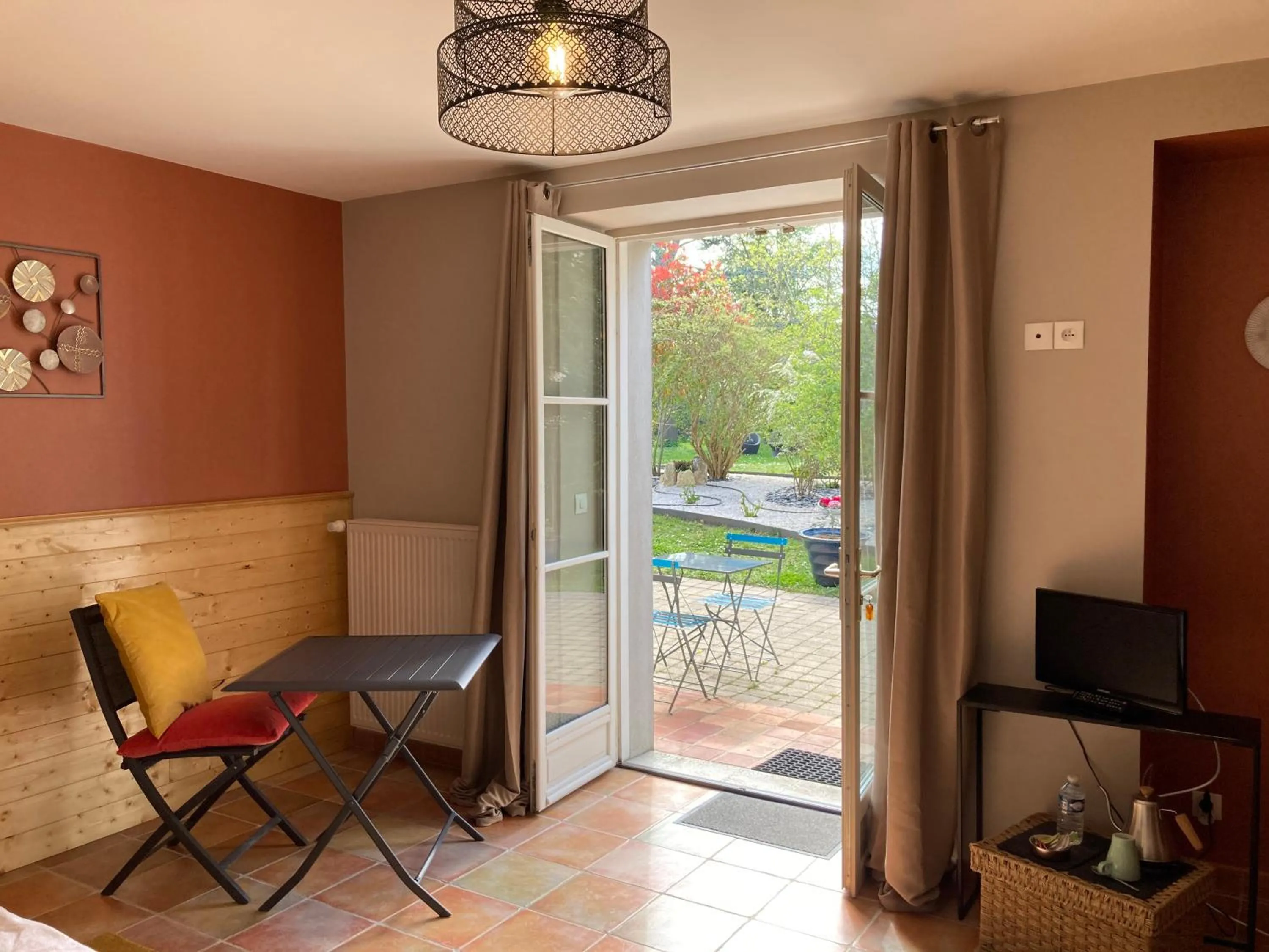 Photo of the whole room in Le Chai De La Rose SPA et Séances Bien être